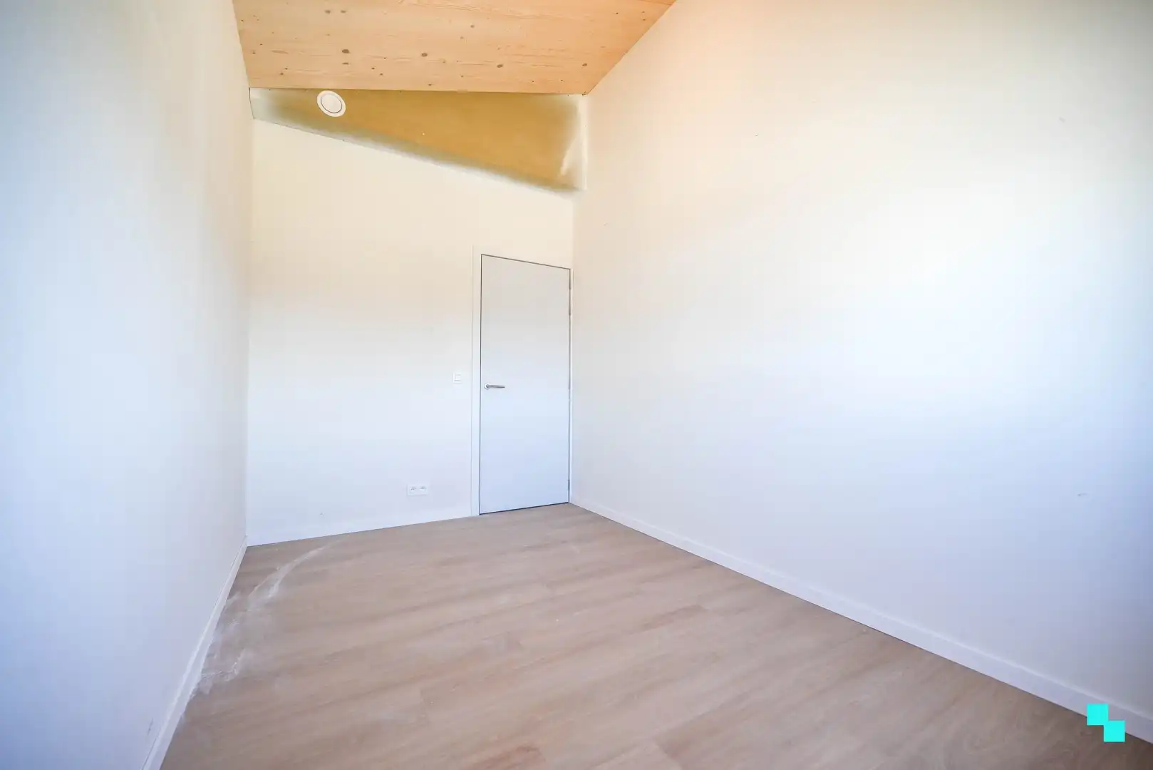 Halfopen nieuwbouwwoning in houtmassiefbouw foto 18
