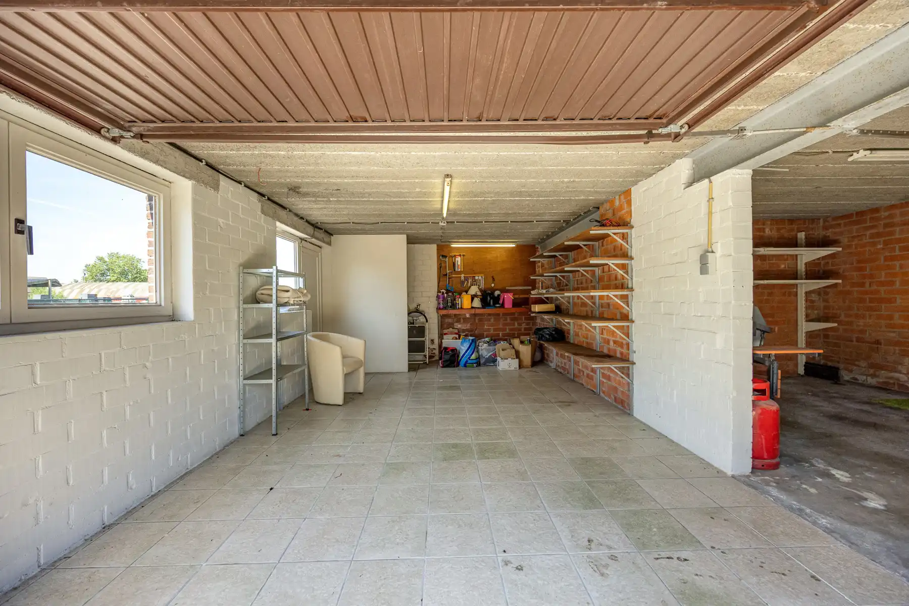 Gerenoveerde laagbouwwoning met grote opslagruimte op ca 1.374m² (opsplitsing tot 2 bouwgronden mogelijk). foto 30
