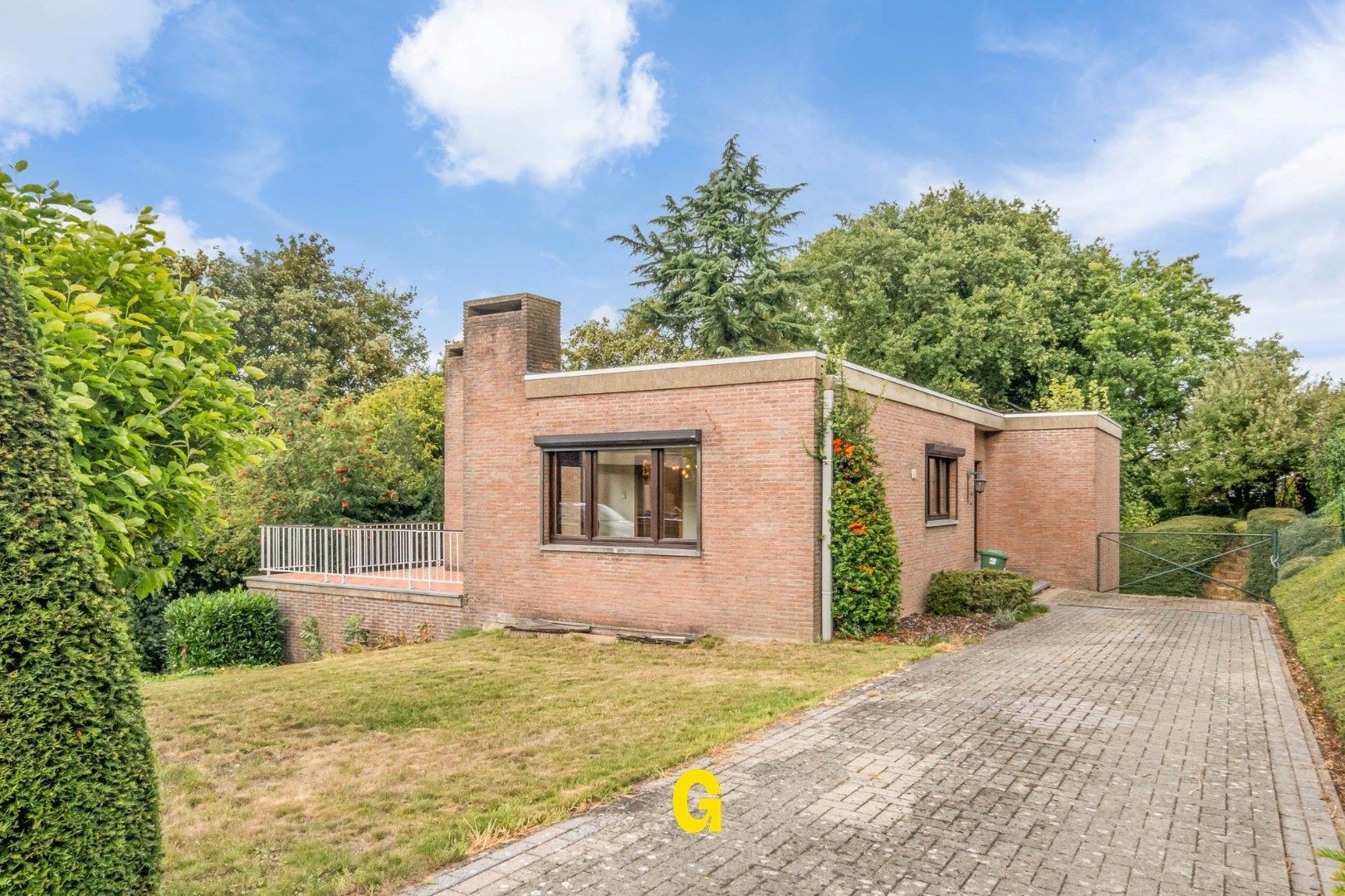 Vrijstaande woning met uitgesproken karakter op een uitstekende locatie in hartje Bilzen, op 11a 23ca foto {{pictureIndex}}