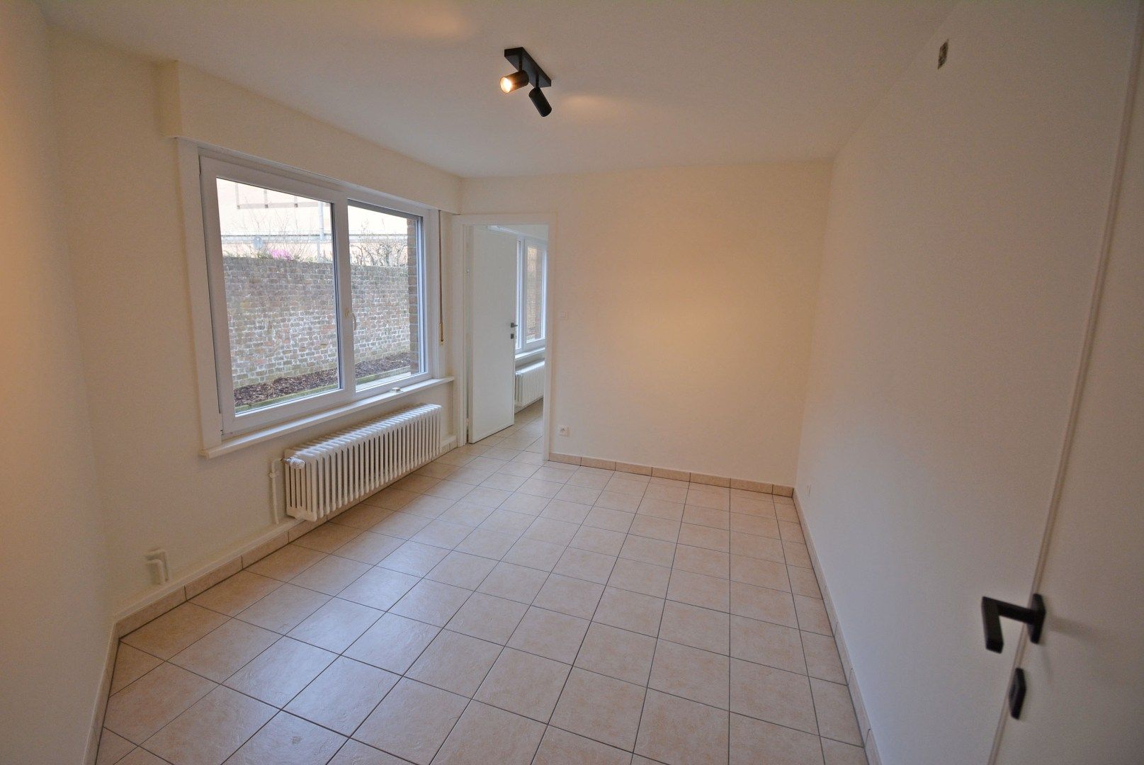 Ruim appartement met 3 slaapkamers in een zijstraat van de Lippenslaan. foto 15