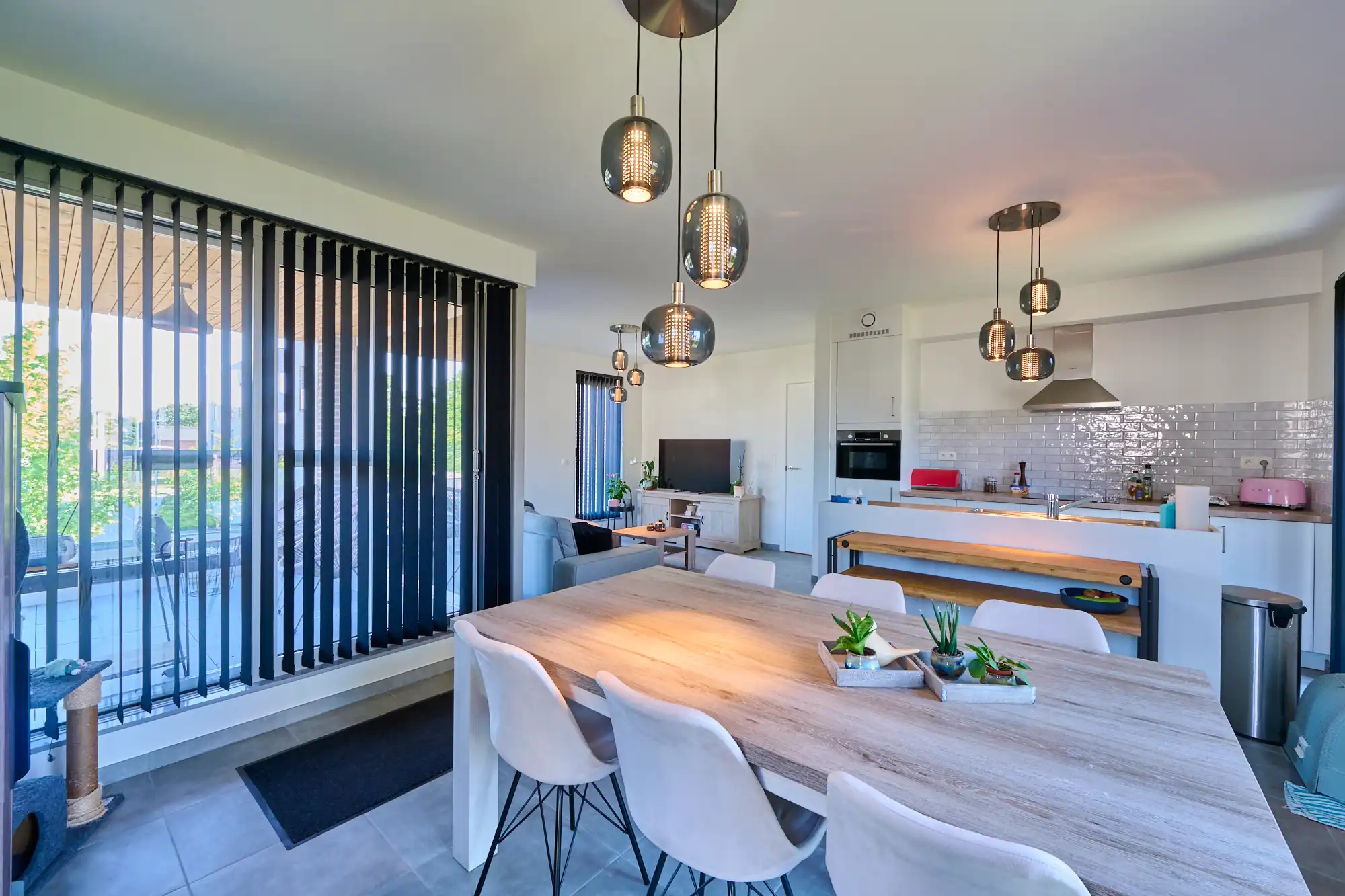 Instapklaar appartement met 2 slaapkamers nabij centrum foto 2