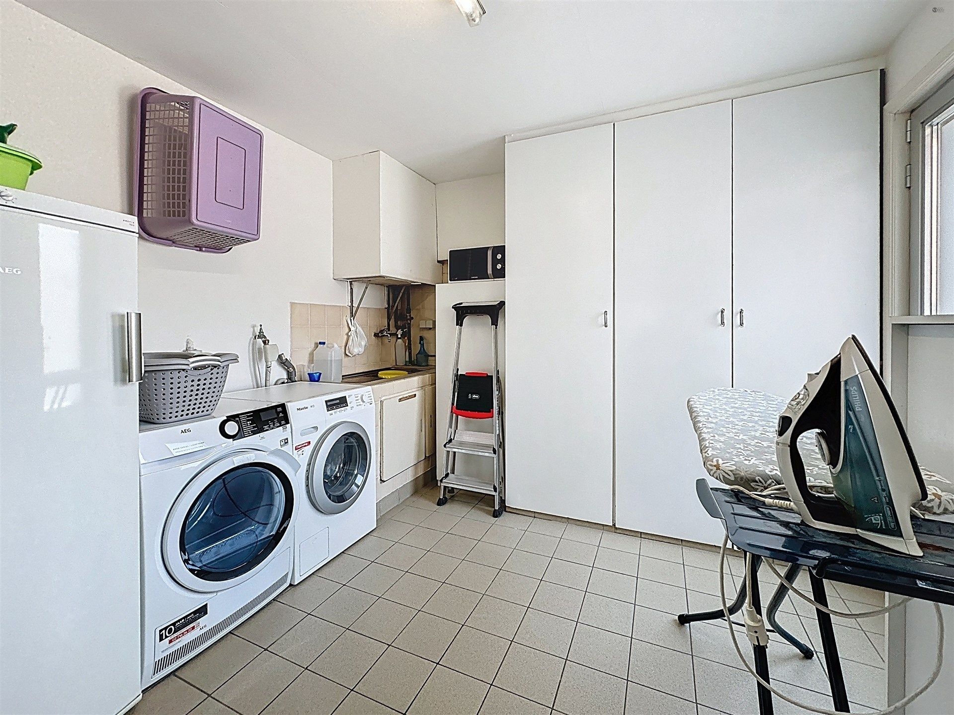 Instapklare woning met 3 slaapkamers en aparte garage op perceel van 810 m² foto 6