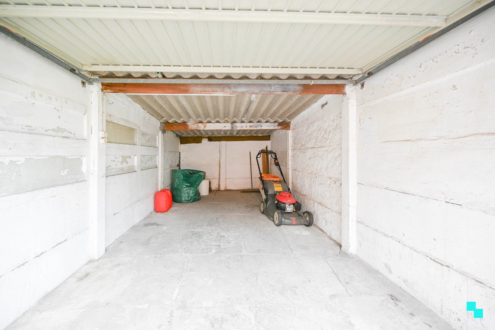 Ruime woning met garage in het centrum van Meulebeke foto 32