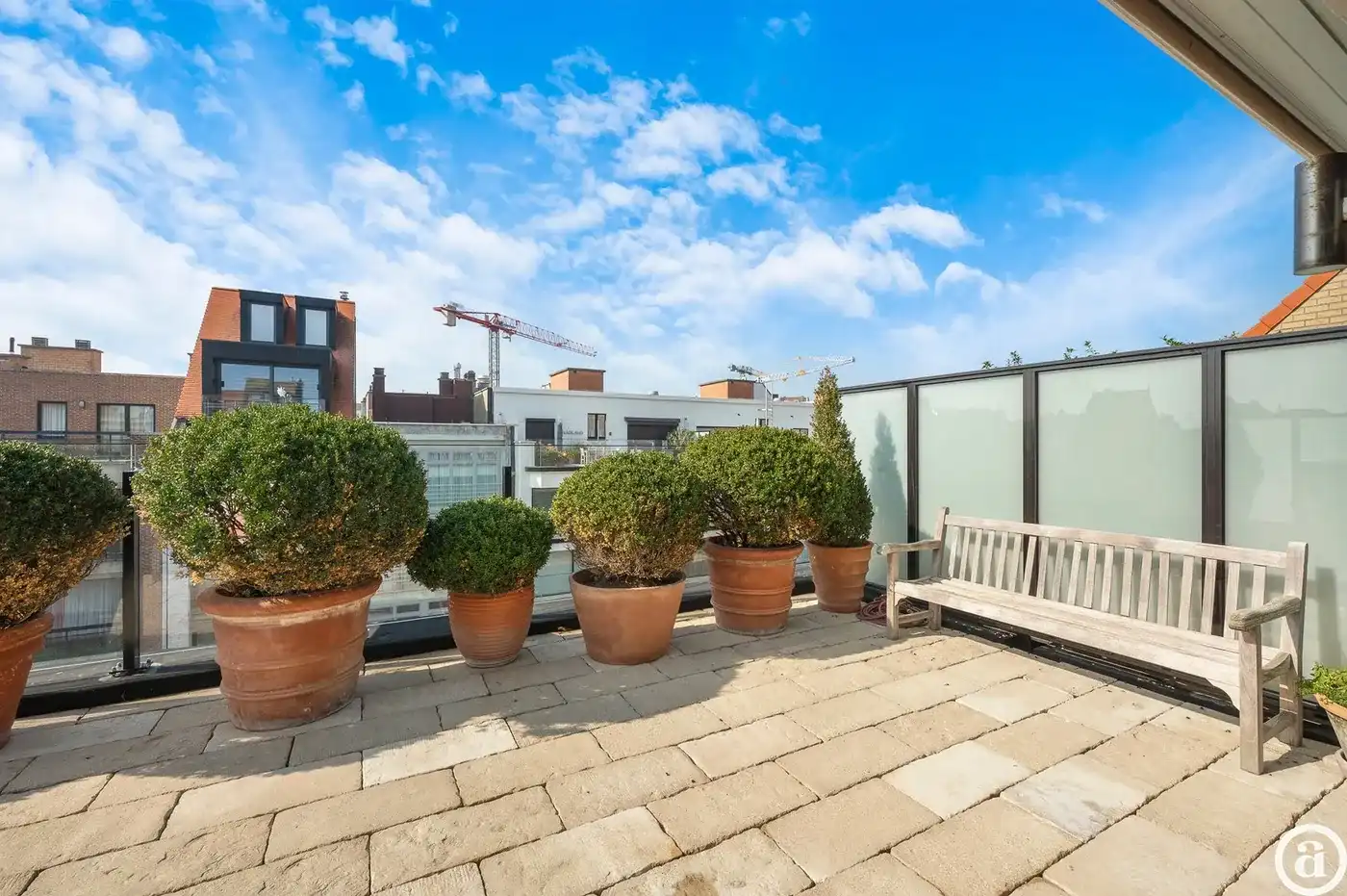 Penthouse appartement met grote zonneterrassen nabij strand. foto 7