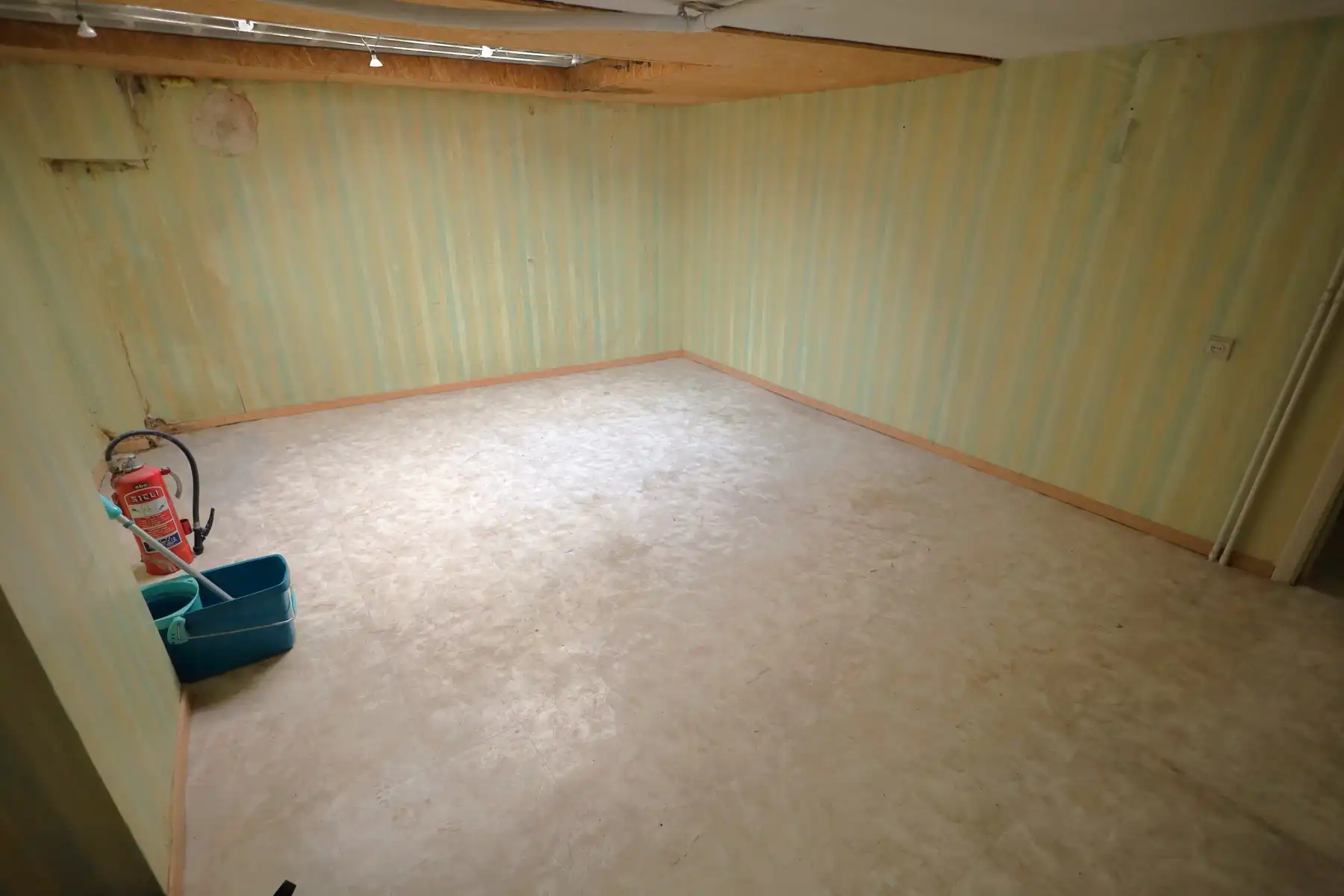 Te renoveren eigendom in het centrum van Ninove foto 17
