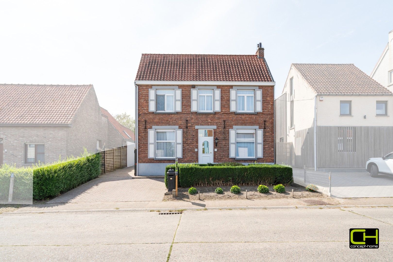 Open bebouwing met drie slaapkamers te koop in Zomergem foto 1