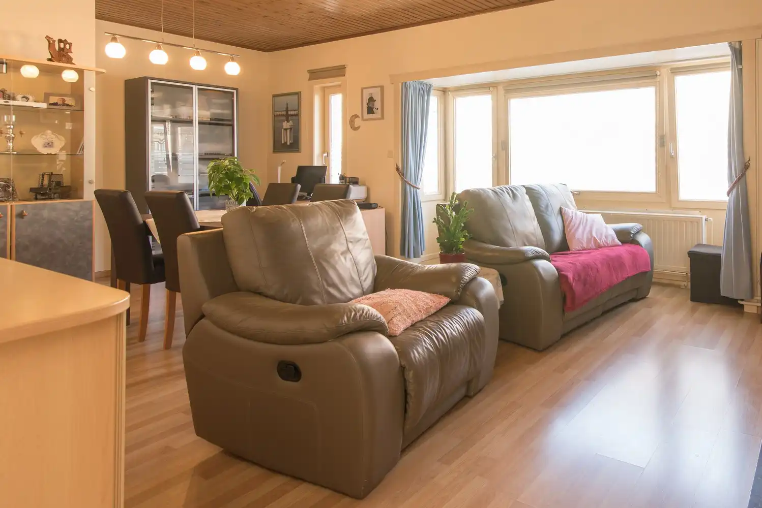 MAGISTRAAL HERENHUIS IN HET CENTRUM VAN NIEUWPOORT-STAD – OFFICIËLE 4-STERREN VAKANTIEWONING MET APPARTEMENT, INKOMSTEN EN 2 GARAGES foto 34