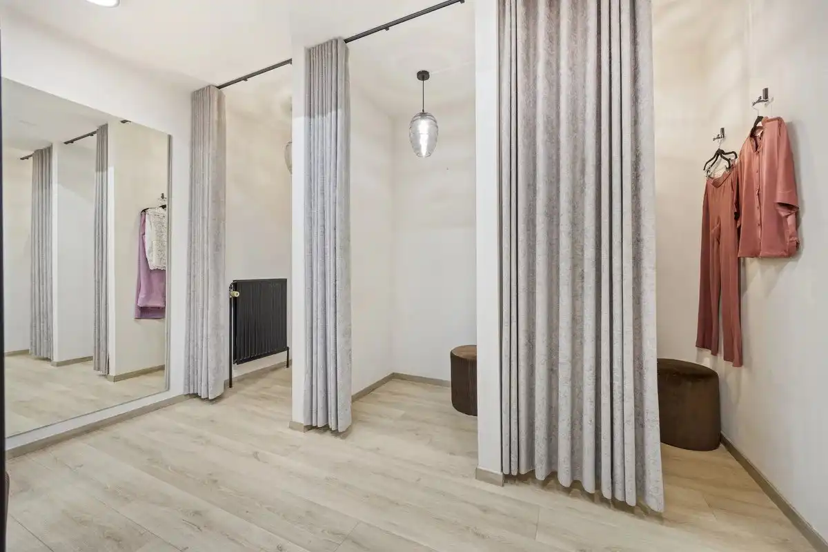 OPBRENGSTEIGENDOM BESTAANDE UIT WINKELRUIMTE EN LOODS IN DIEPENBEEK foto 9