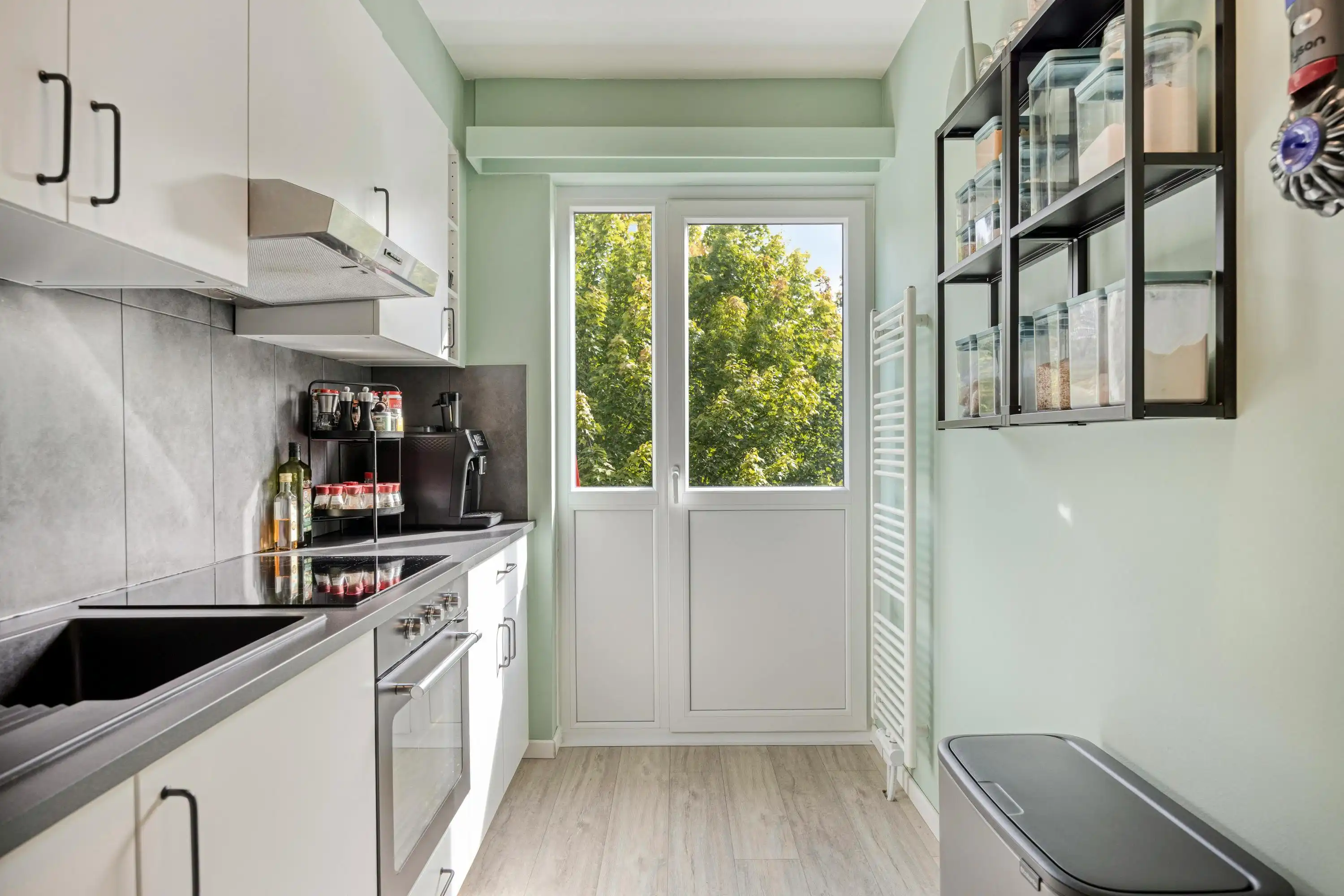 Lichtrijk appartement met garage op toplocatie in Brasschaat foto 6