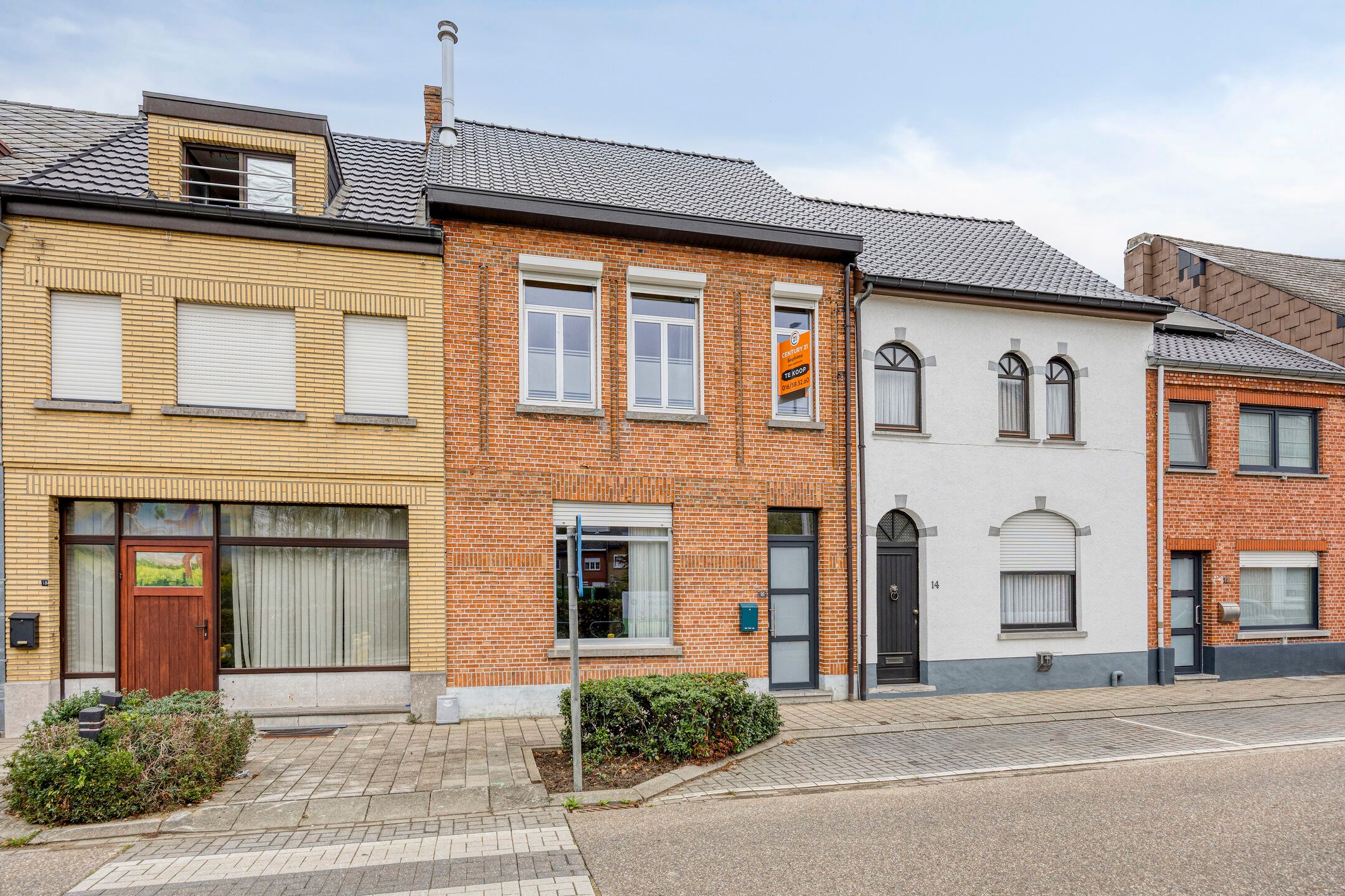 Charmant rijhuis op uitstekende locatie  foto {{pictureIndex}}