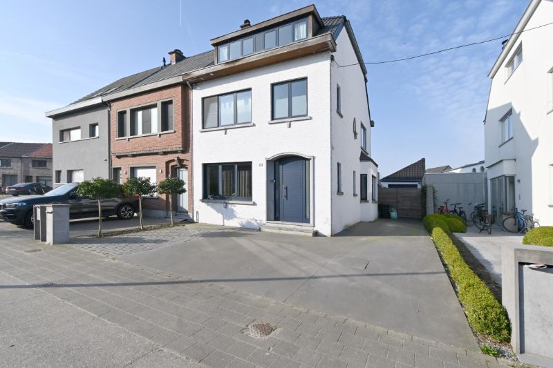 Instapklare HOB met 3 slaapkamers foto 27