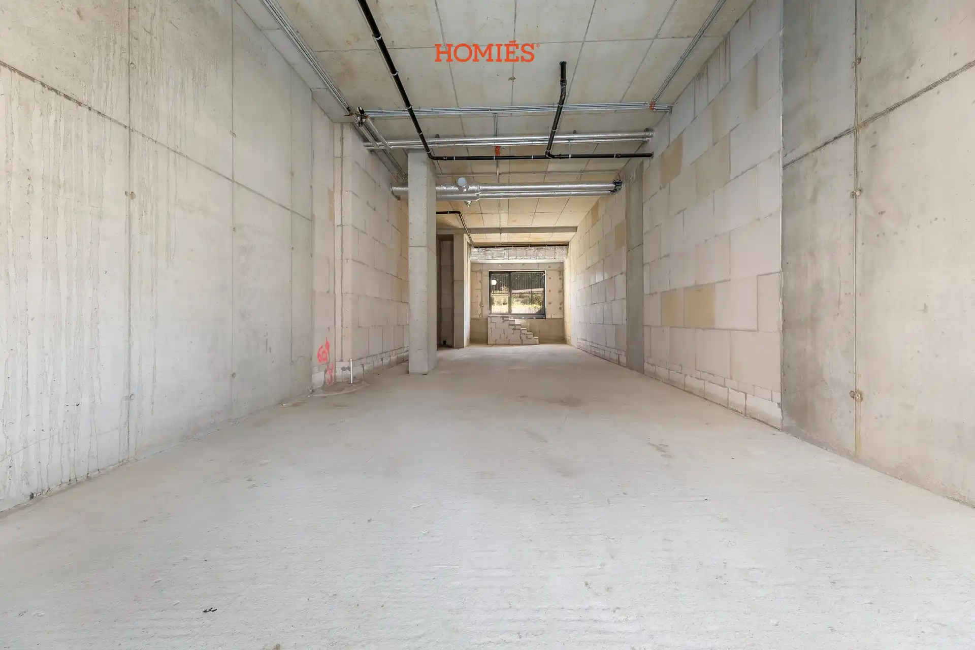 Ruim handelspand aan de Leuvense Vaartkom foto 5