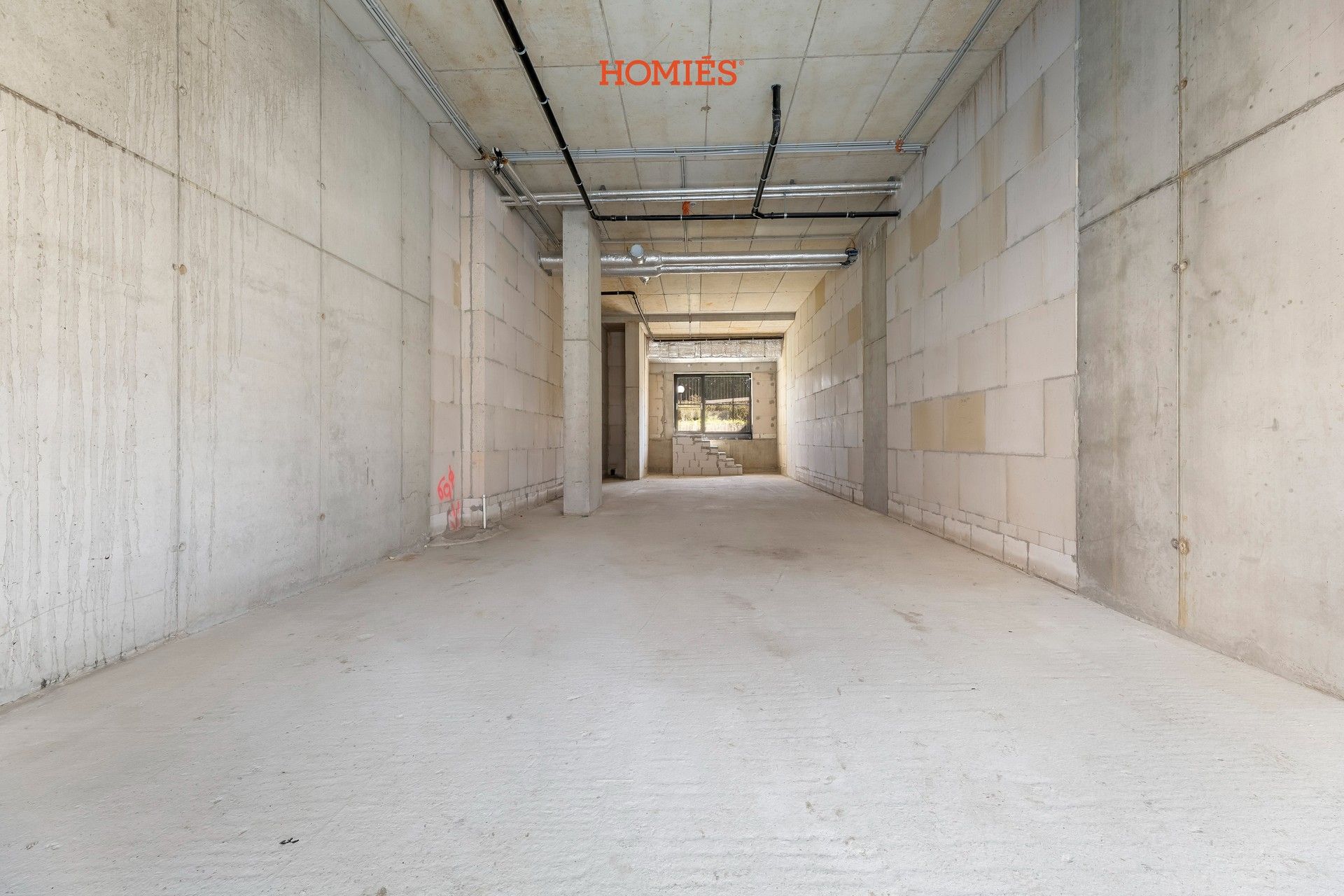 Ruim handelspand aan de Leuvense Vaartkom foto 5