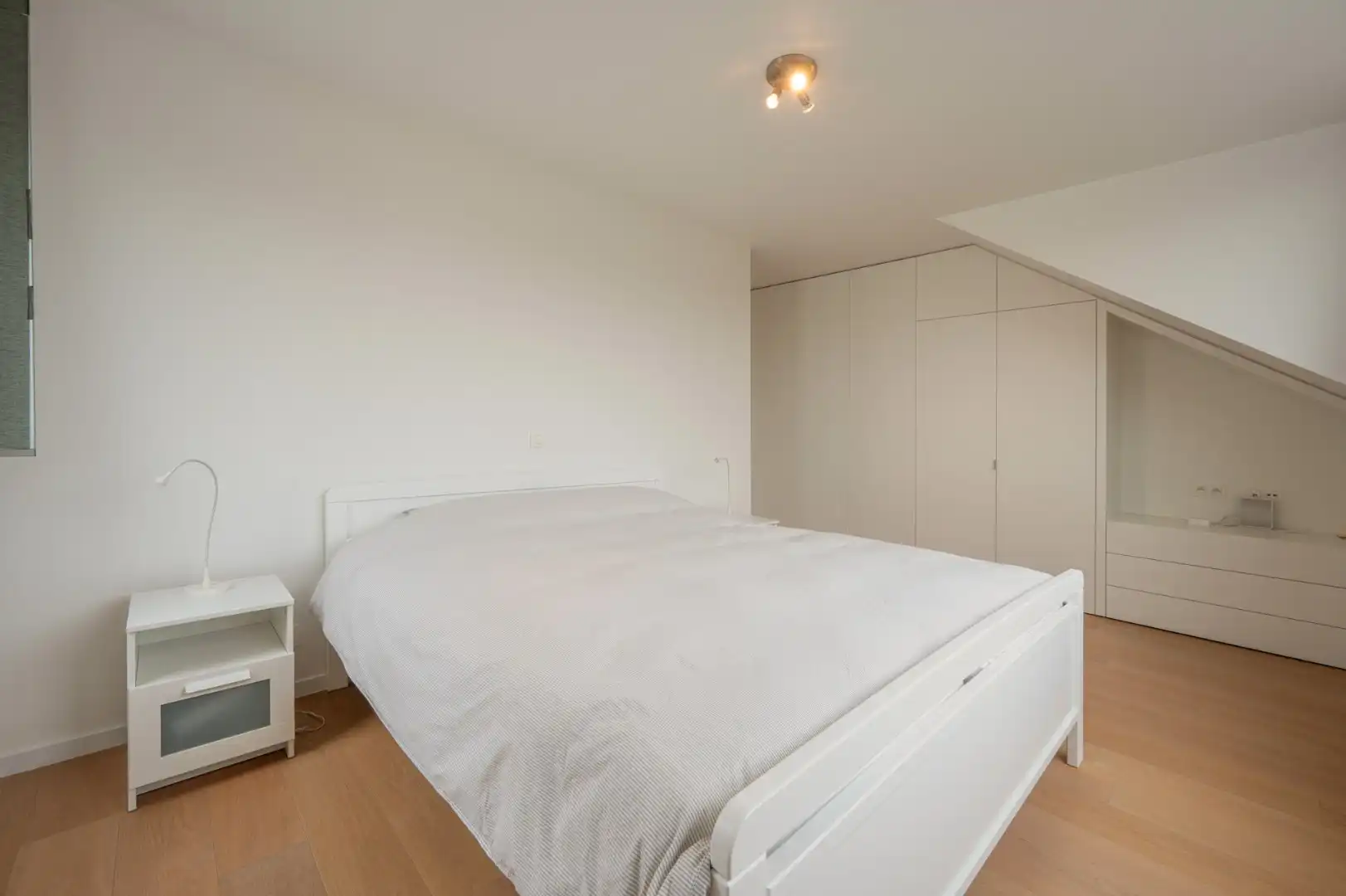 Instapklare woning met 5 slaapkamers aan de Oosthoek. foto 18