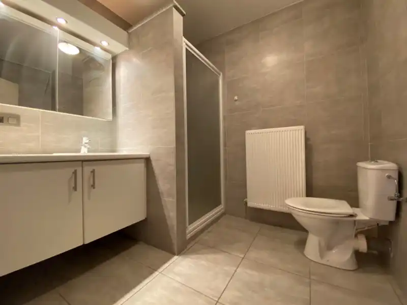 Duplex-appartement met 2 slpks en terras in het centrum van Houthalen foto 6