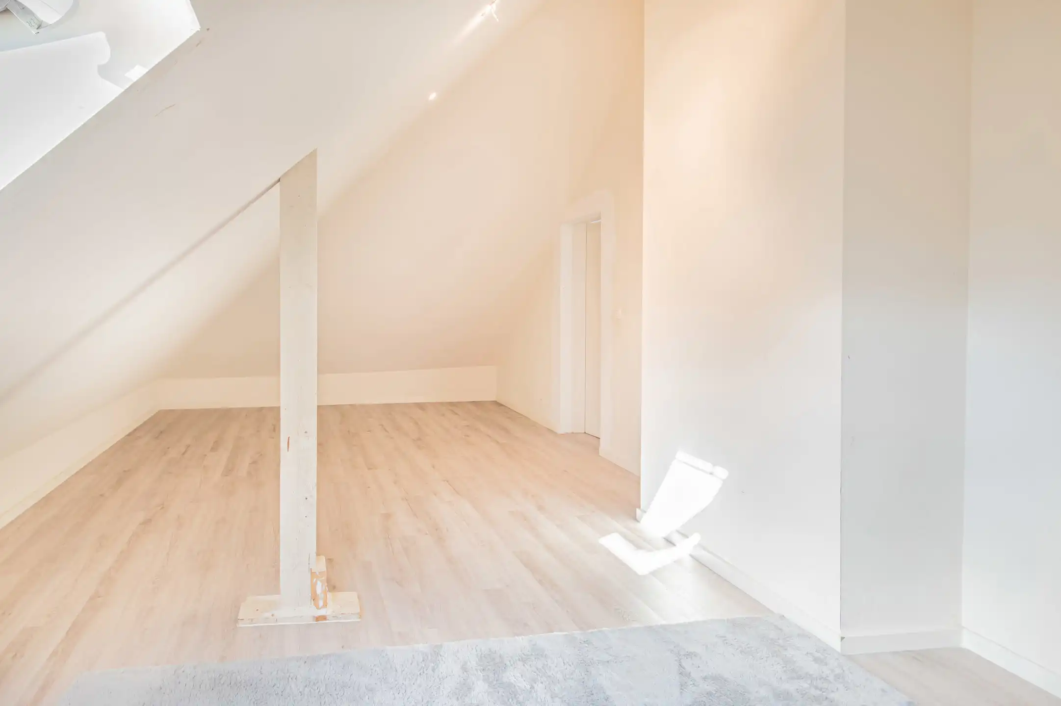 Rustig wonen in een ruime alleenstaande woning in Heffen foto 11