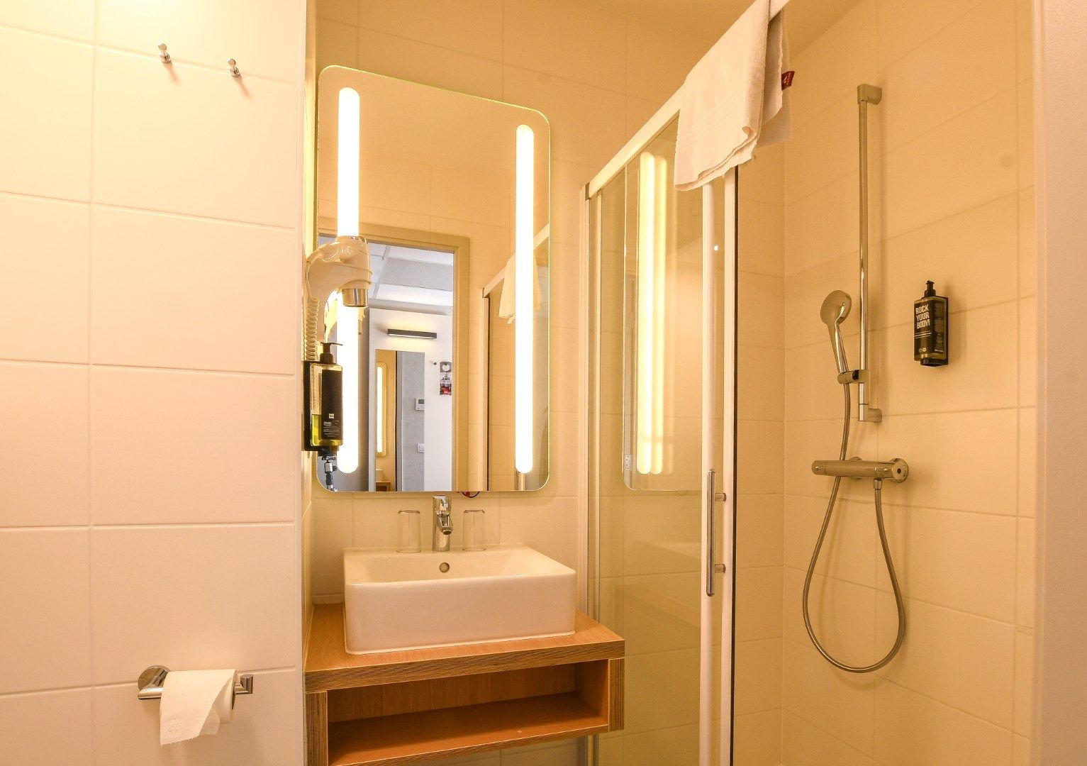 Uw Perfecte Investering aan de Belgische Kust: Hotelkamer in Ibis De Haan foto 6