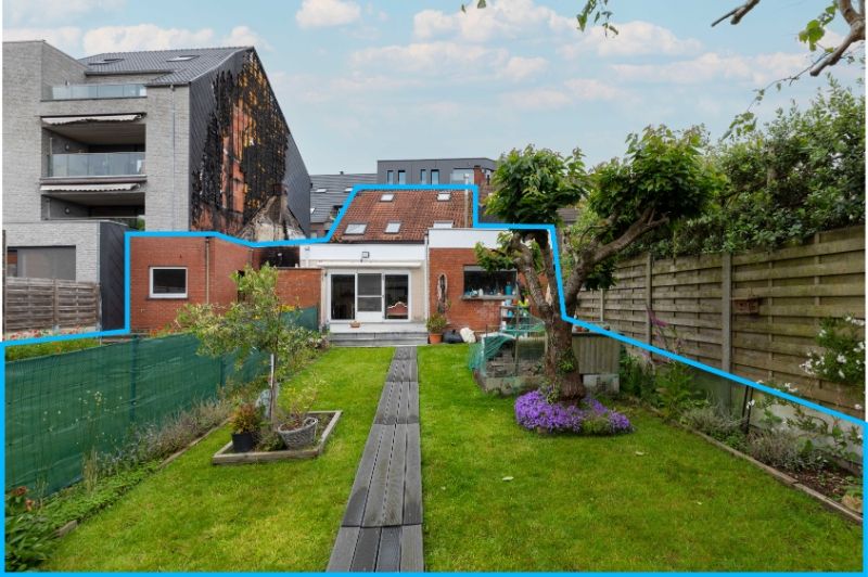 Staden-Oostnieuwkerke. Prachtig gelegen bouwgrond van +/-544m2 met een vergunbaar project voor 6 appartementen en autostaanplaatsen. 1-3 slaapkamers foto 3