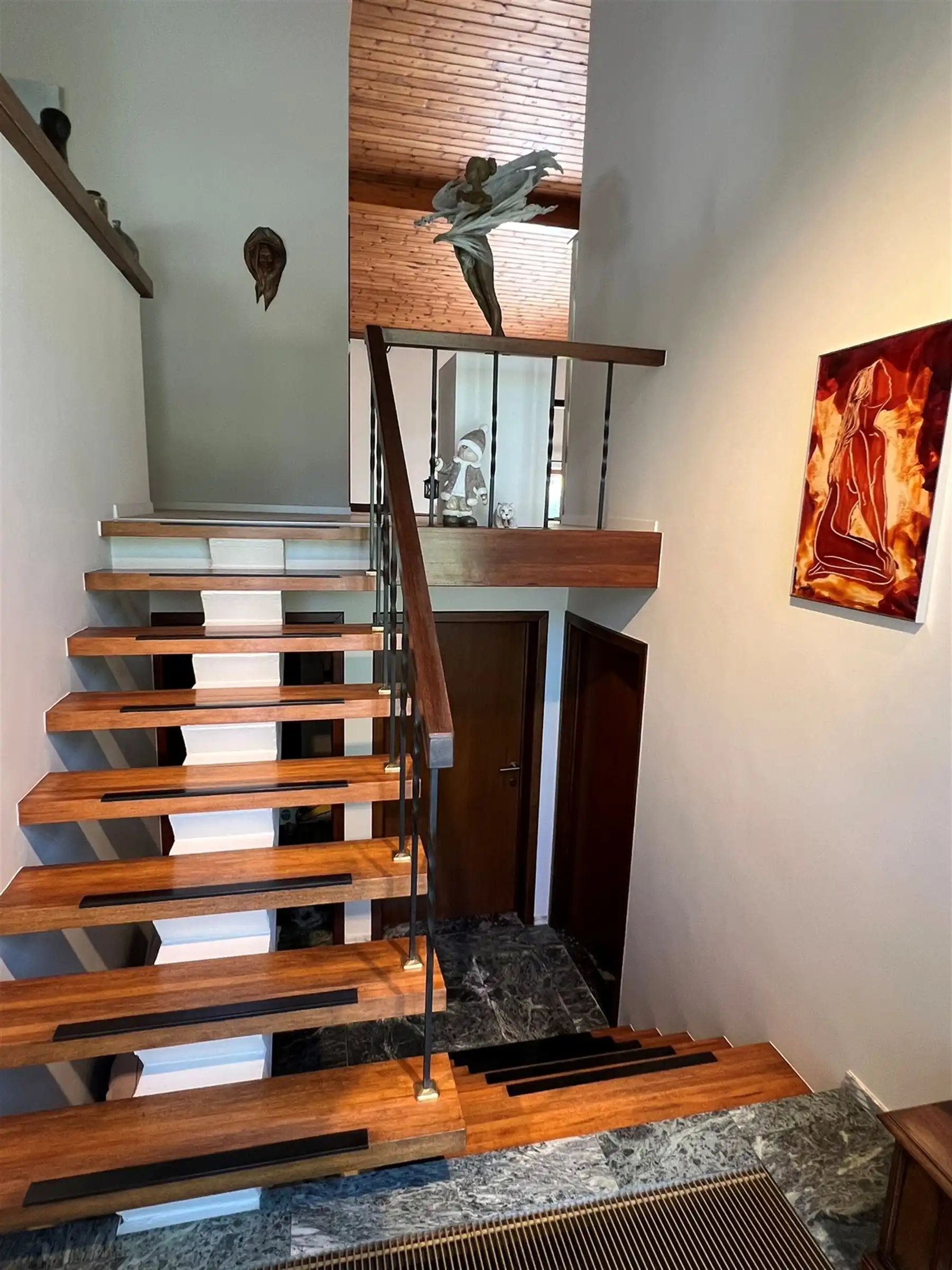 Karaktervolle en ruime villa met prachtige tuin foto 16