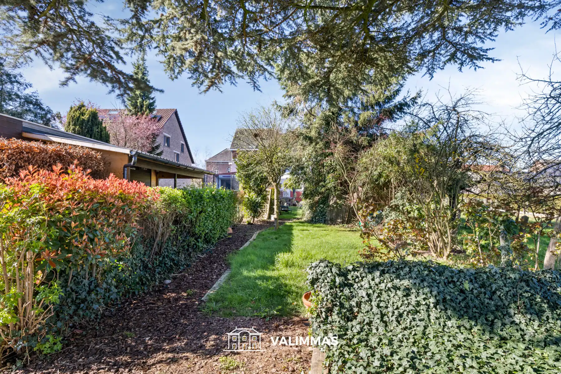 Ruime en stijlvolle rijwoning met garage en mooie tuin... foto 5