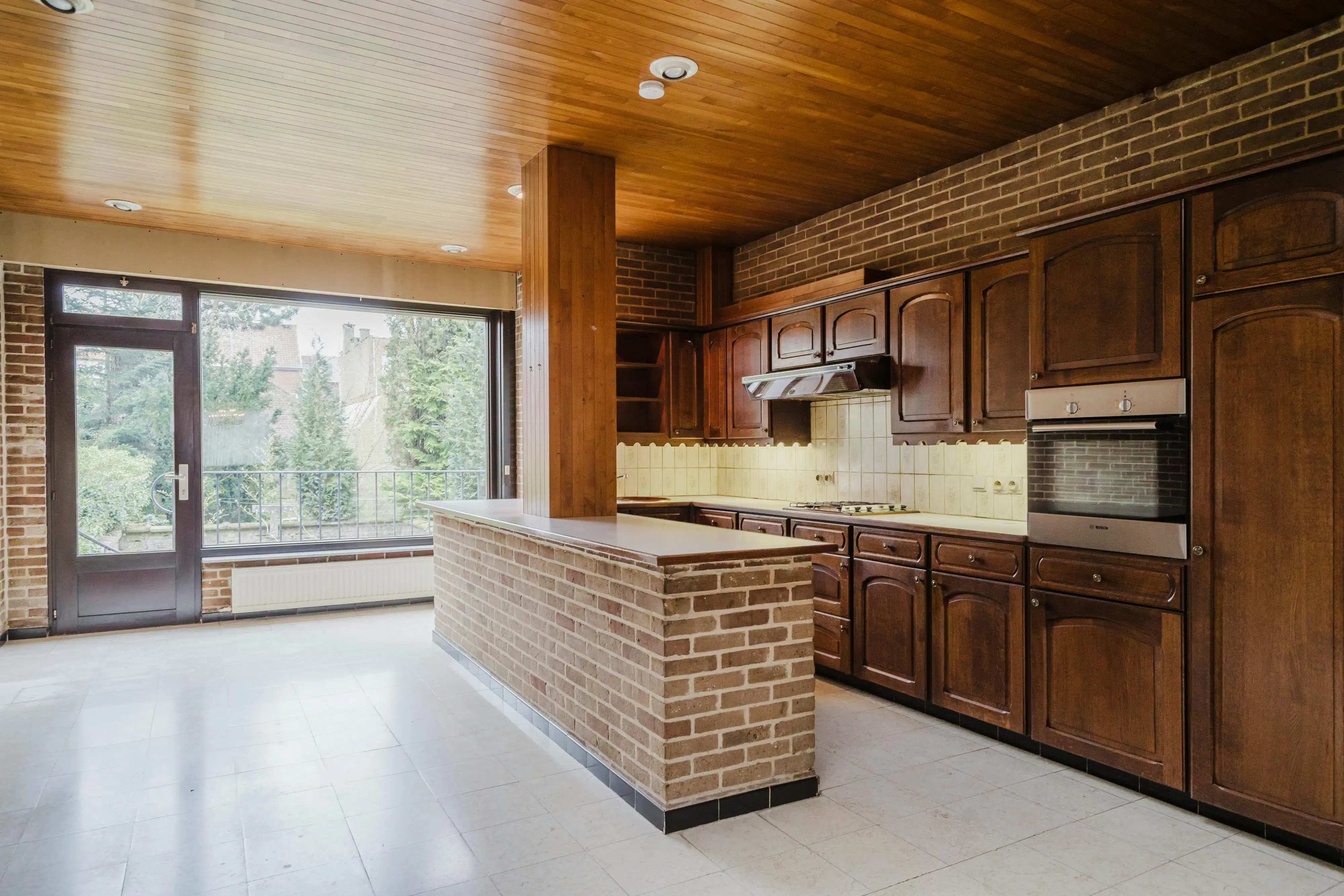 Bel-etage met inpandige garage op toplocatie in Kortrijk foto 6