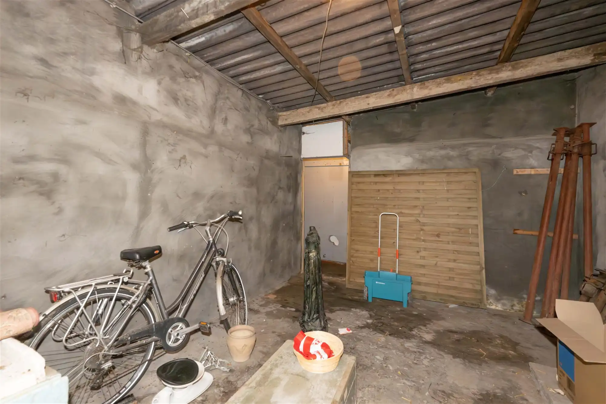 Vrijstaande woning met bijgebouwen op 2633 m² foto 15