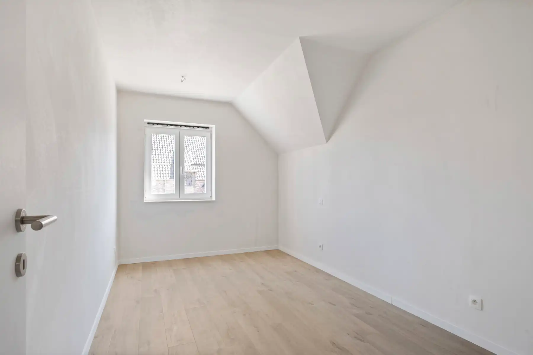 Nieuwbouw afgewerkte woning te Jabbeke - 6% BTW mogelijk foto 12