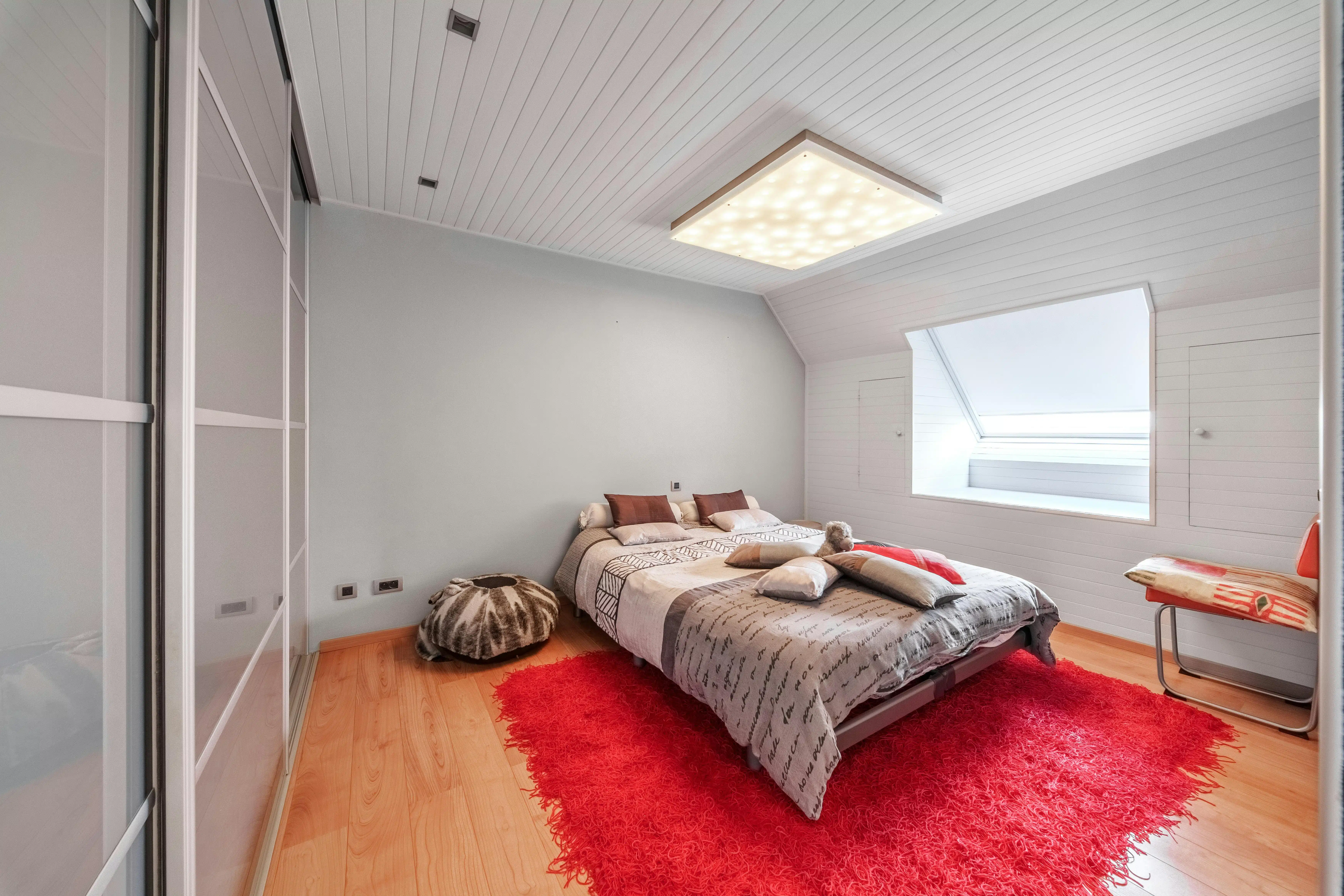 Uniek huis met bureel en zalige tuin nabij centrum Roeselare foto 16