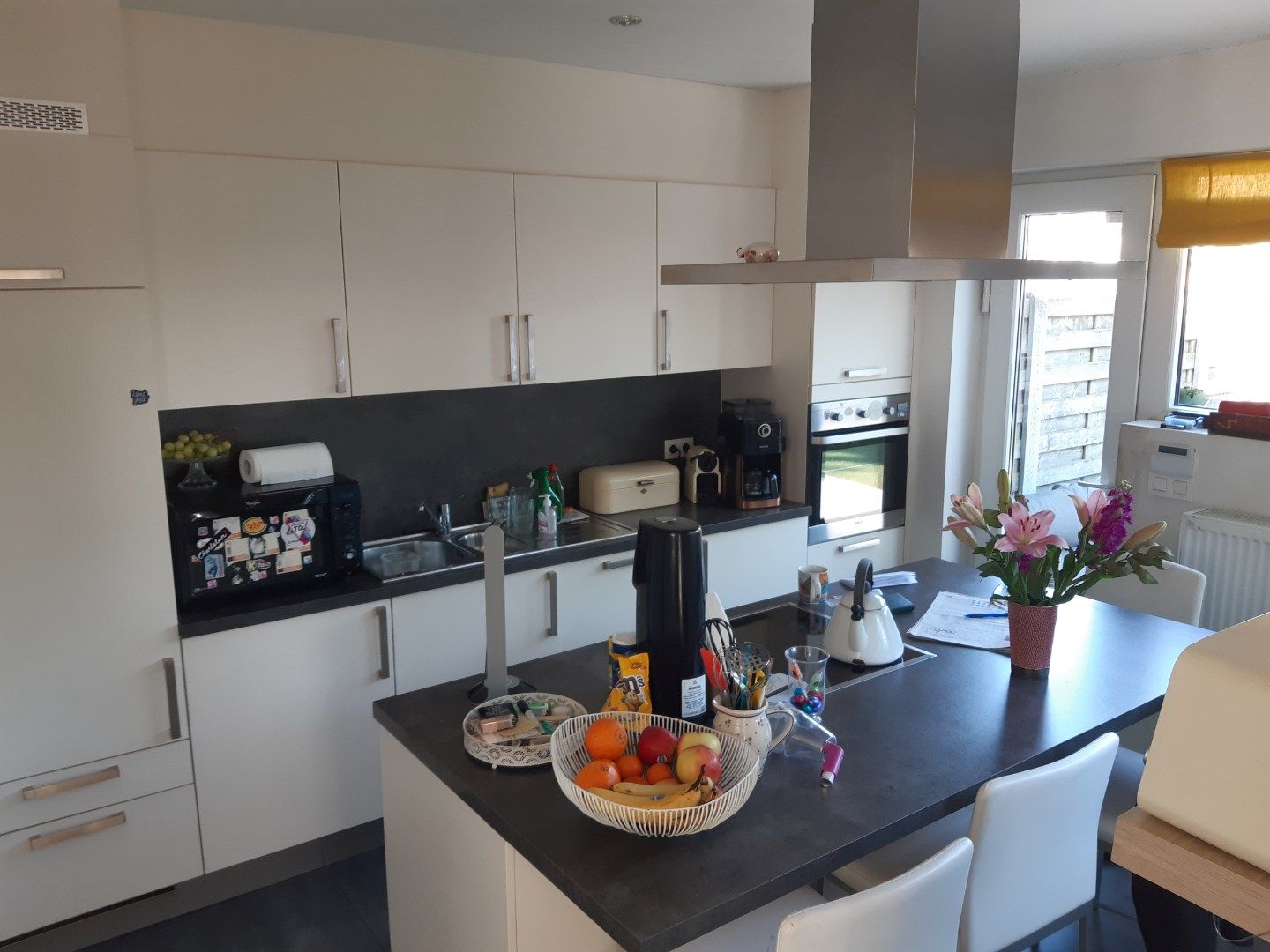 Rustig wonen (half open met garage). foto 6