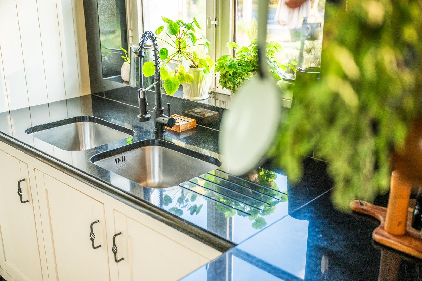 Charmante villa met zwembad en riante tuin in het groen van Temse! foto 12