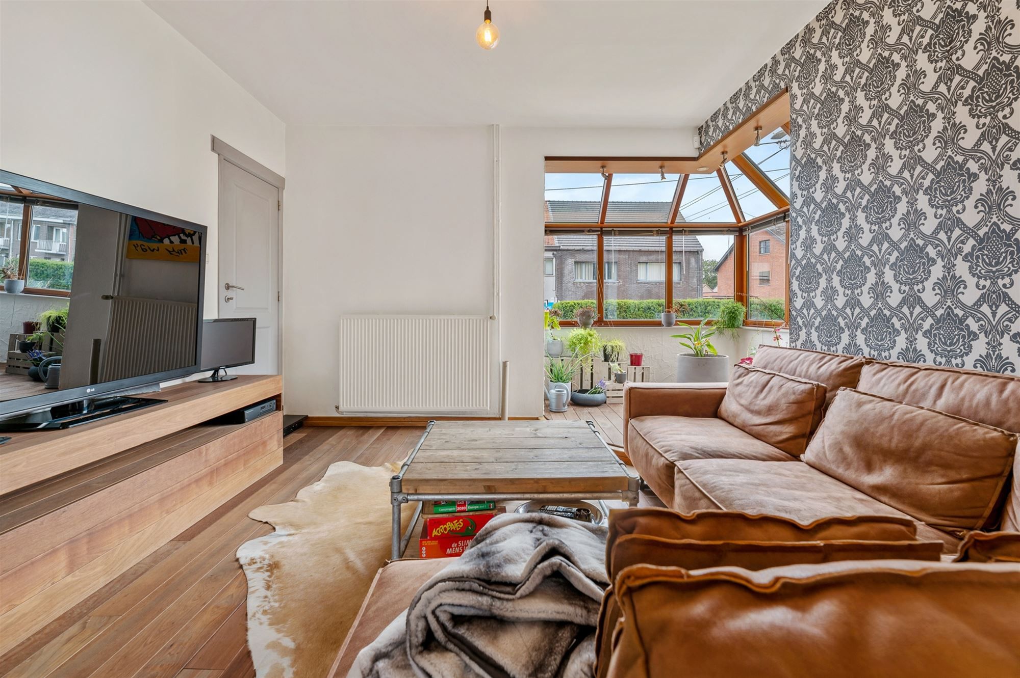 RUIME WONING (213M2) MET 5 SLAAPKAMERS + POLYVALENTE RUIMTE VAN 240M2 OP EEN PERCEEL VAN 18A91 foto 6