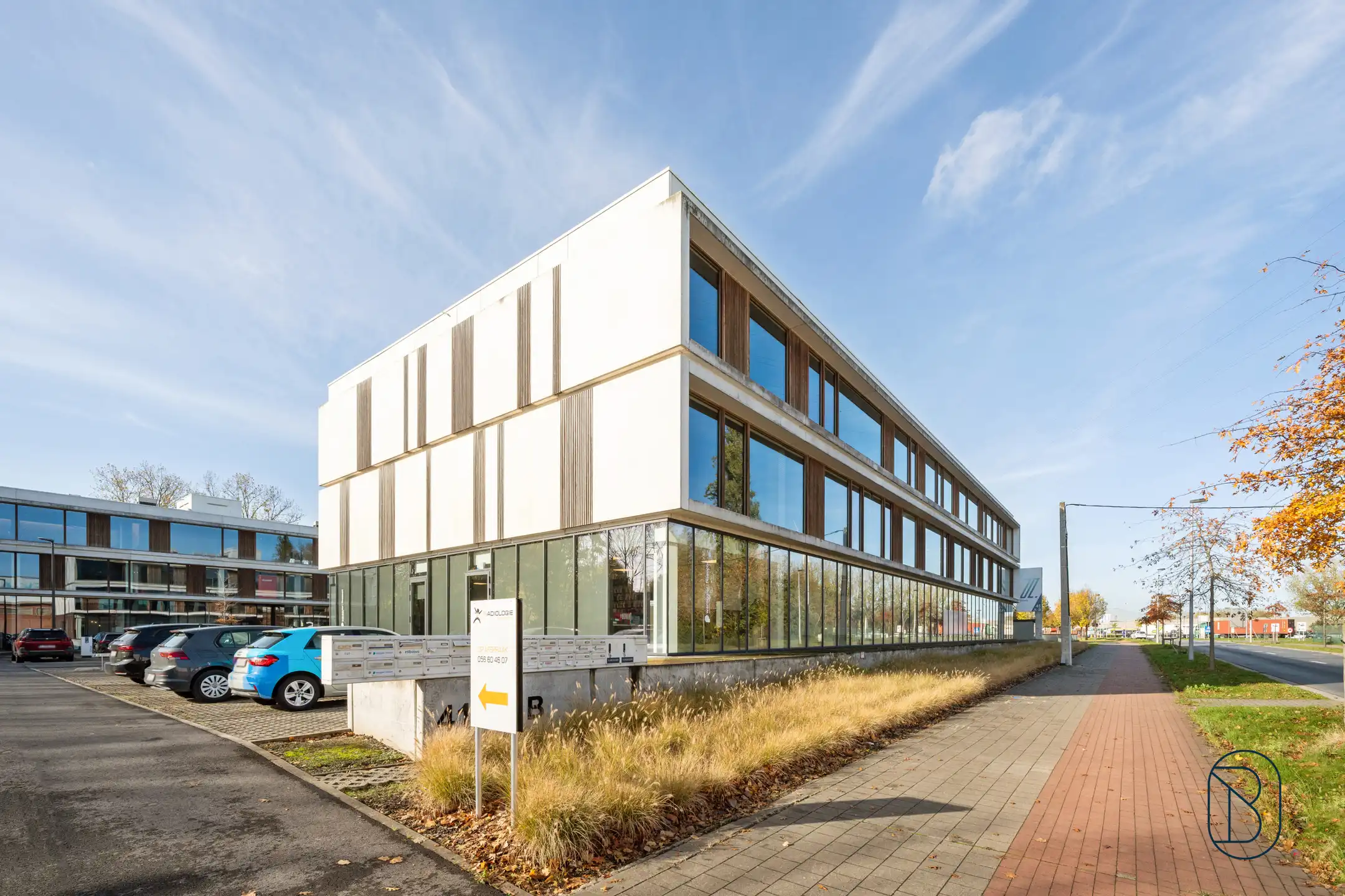 Prachtige kantoren van 1109m2 in een recent bedrijfscomplex foto 18