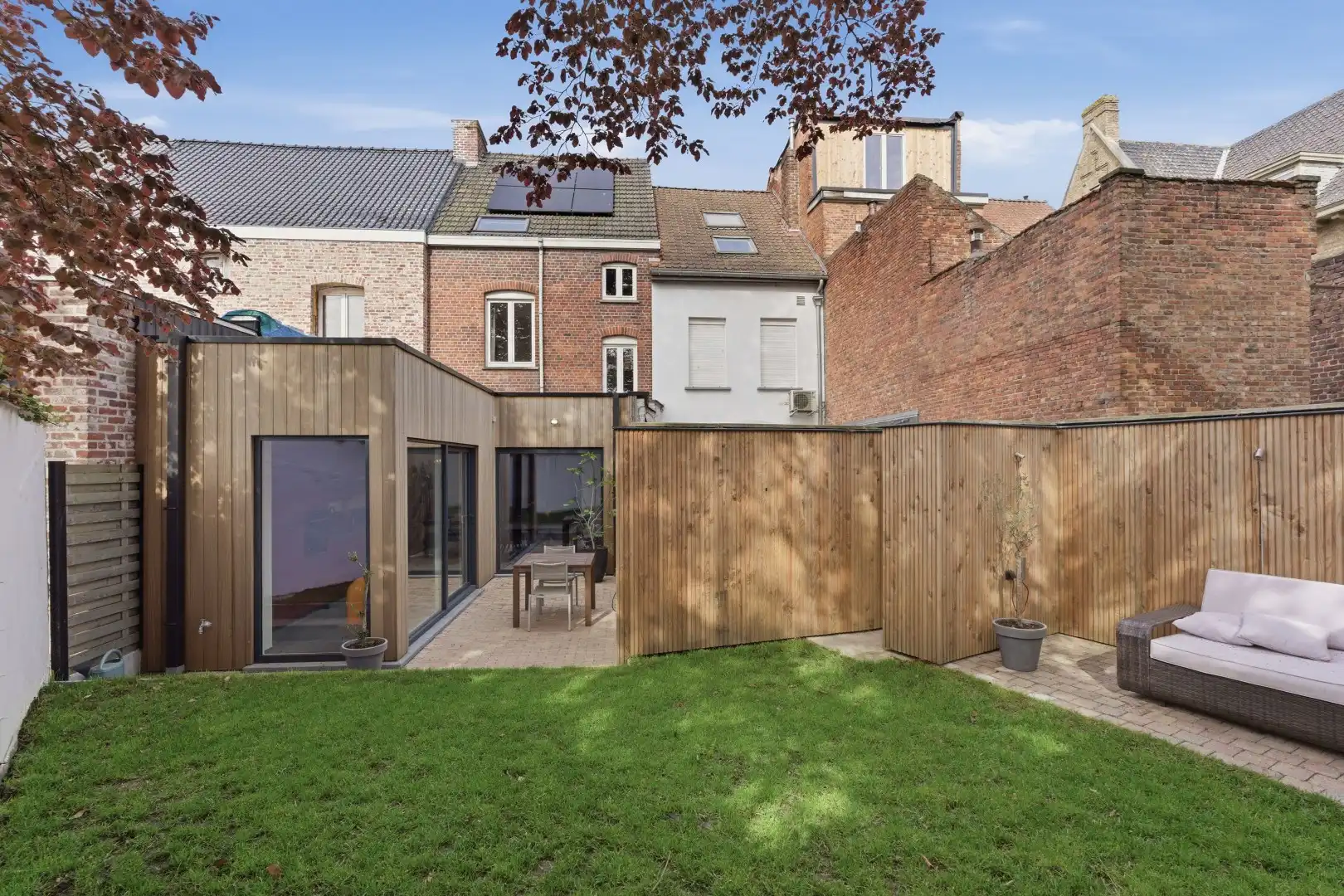 Exclusief gerenoveerde herenwoning met 4 slaapkamers, 2 badkamers en een adembenemende stadstuin. foto 18