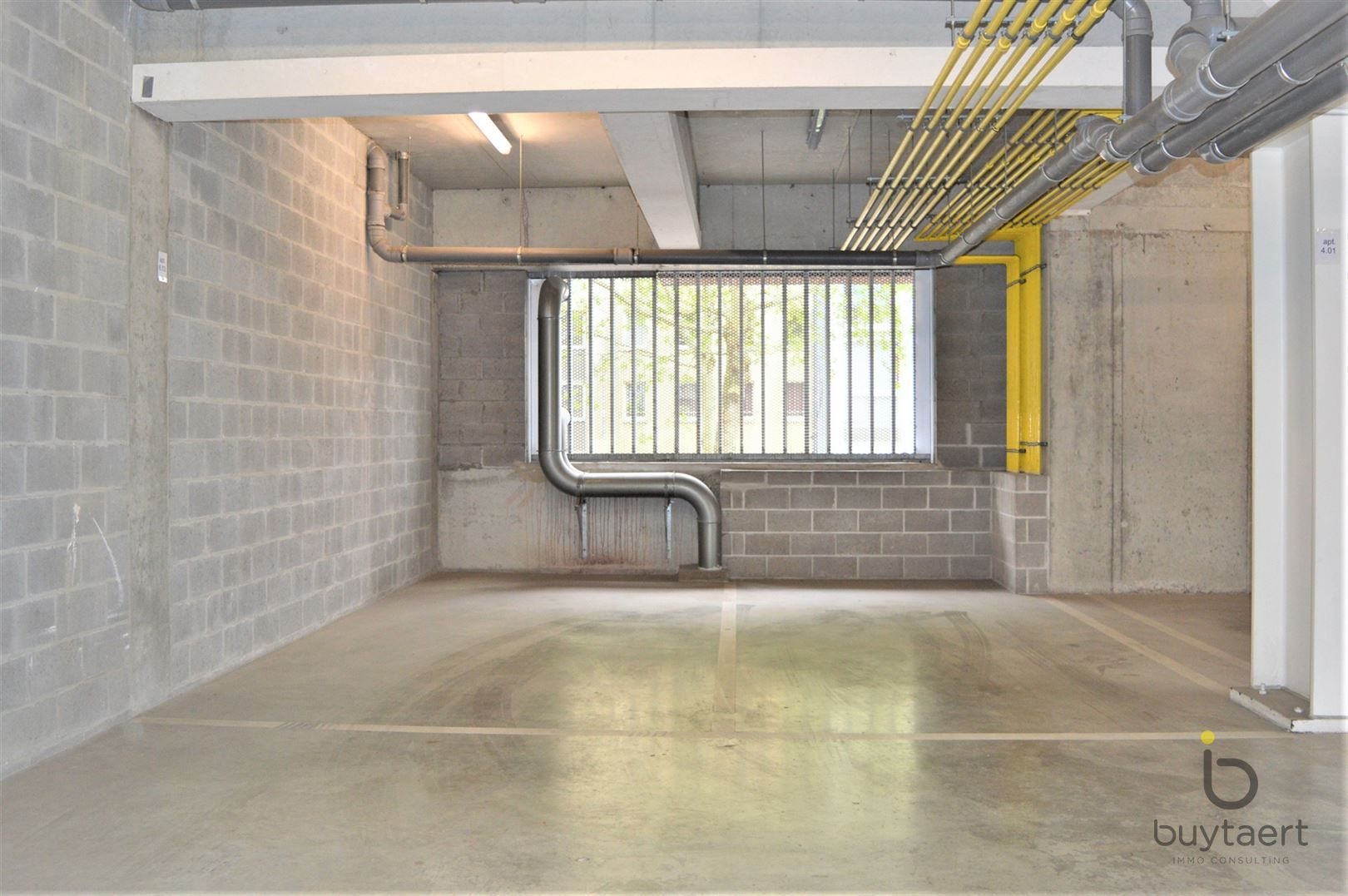 Lichtrijk hoekappartement met prachtig vergezicht over de stad + P foto 21