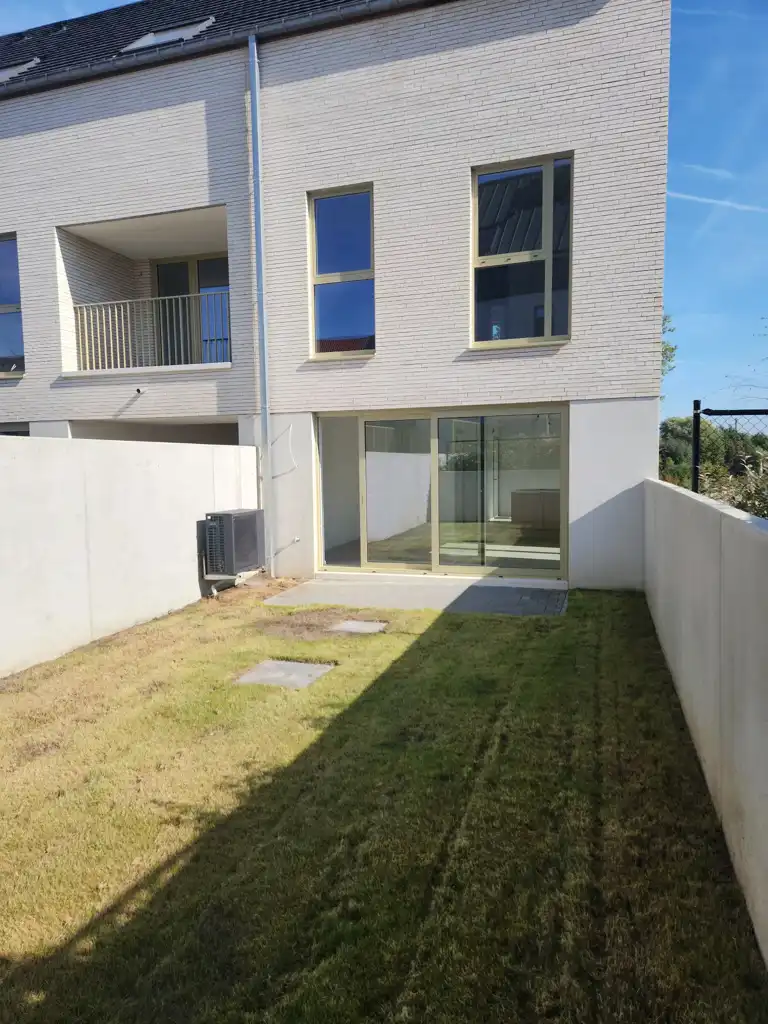 Halfopen BEN-woning met 3 slaapkamers, tuin en zolder foto 3