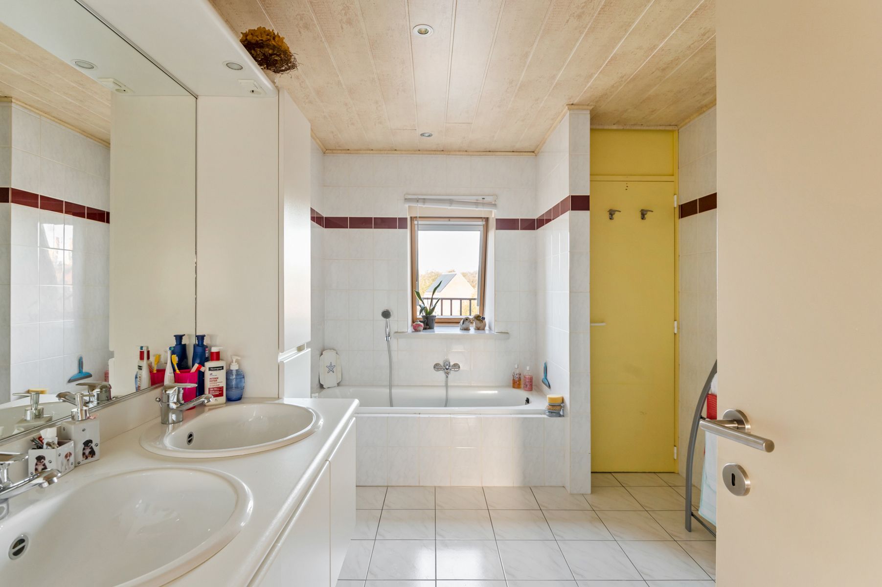 Instapklaar appartement met 2 terrassen en garage foto 13