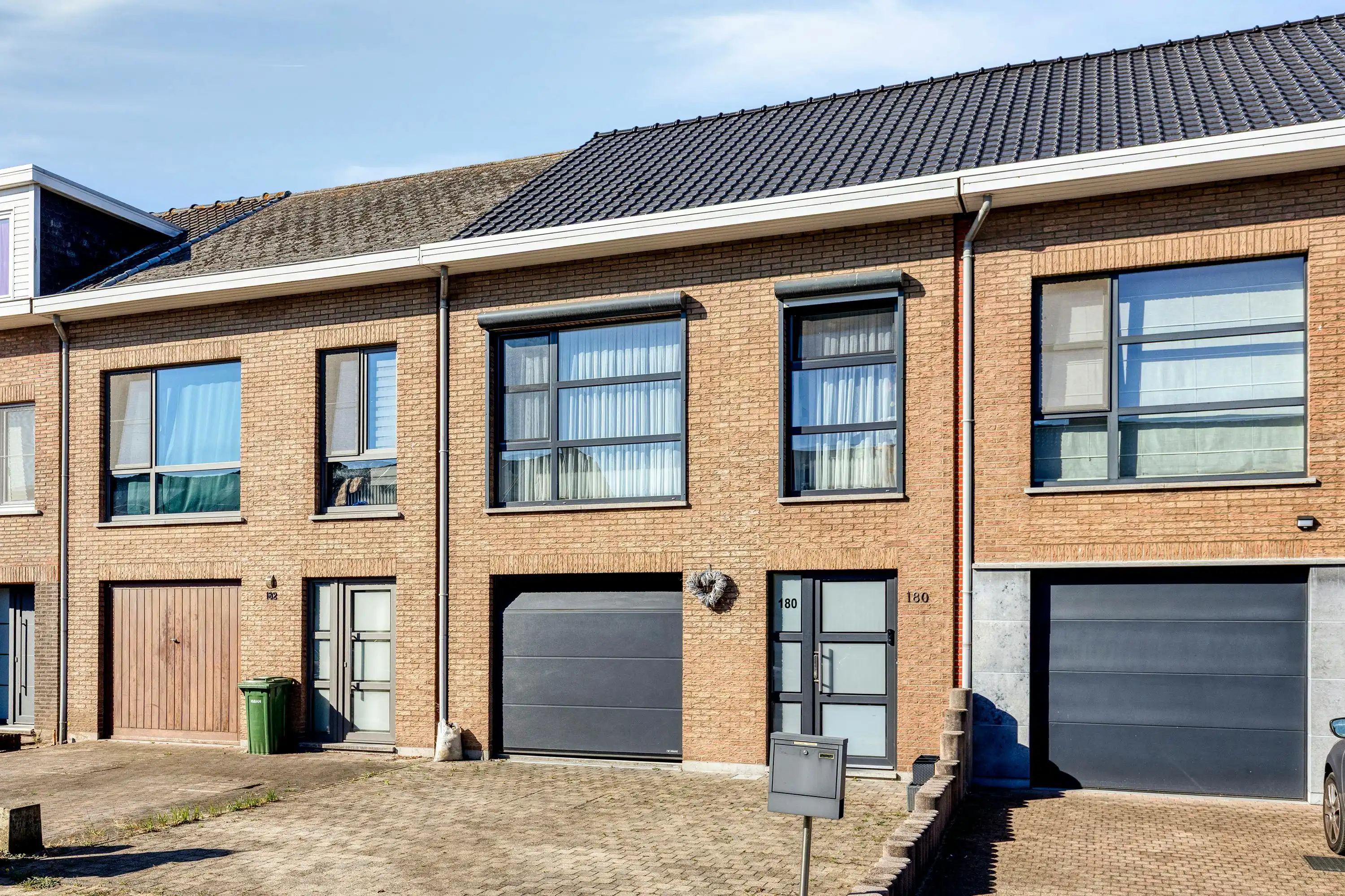 Huis te koop met 3 slaapkamers in Stabroek! foto 2