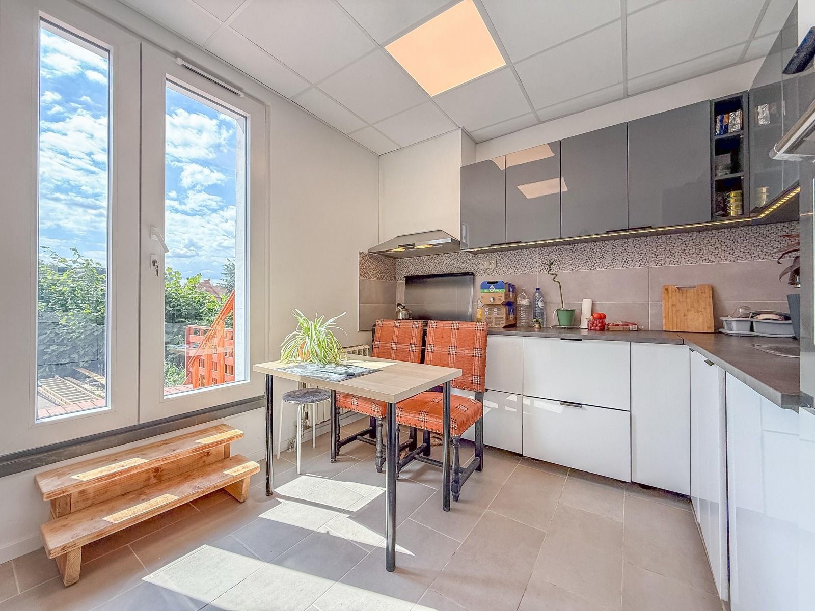 Ruime, instapklare (handels)woning in hartje Temse foto 13