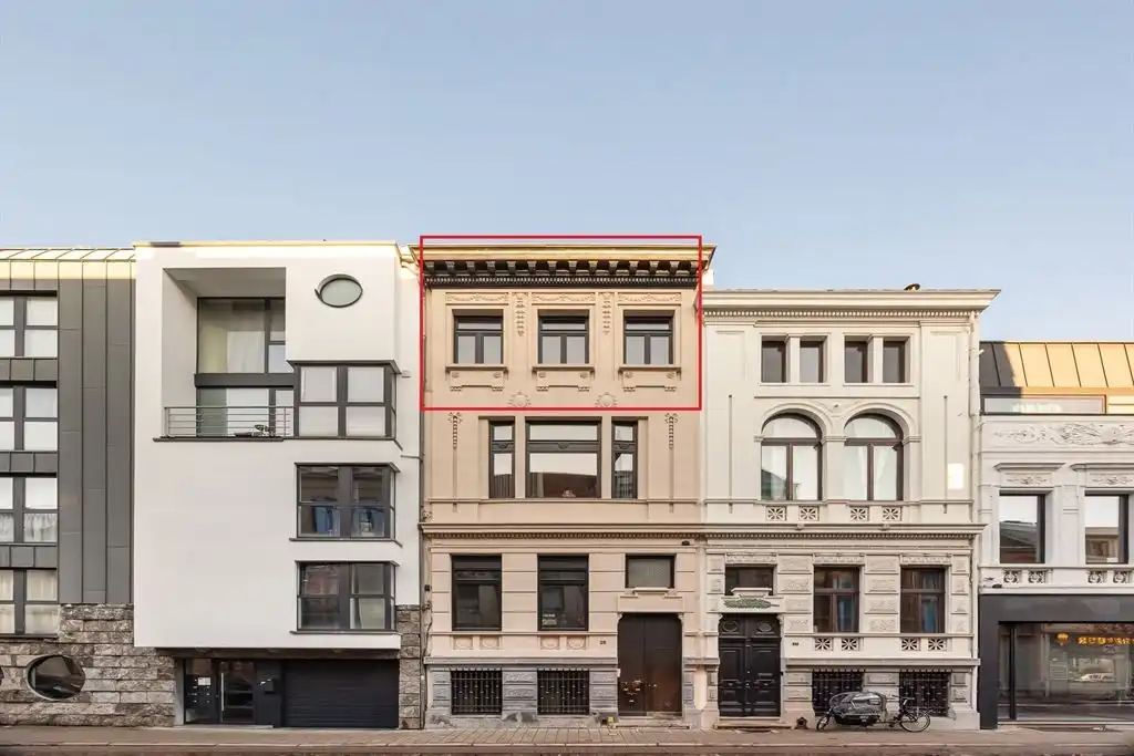 Gerenoveerd duplex appartement met terras foto 19