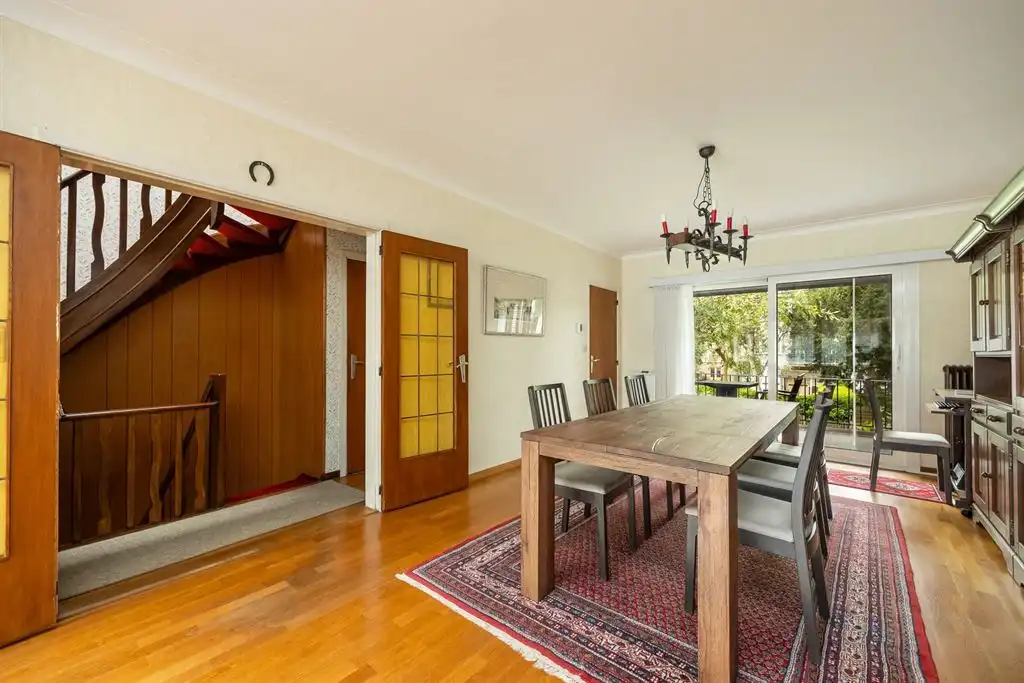 Ruime bel-étage woning vlakbij Rivierenhof foto 2