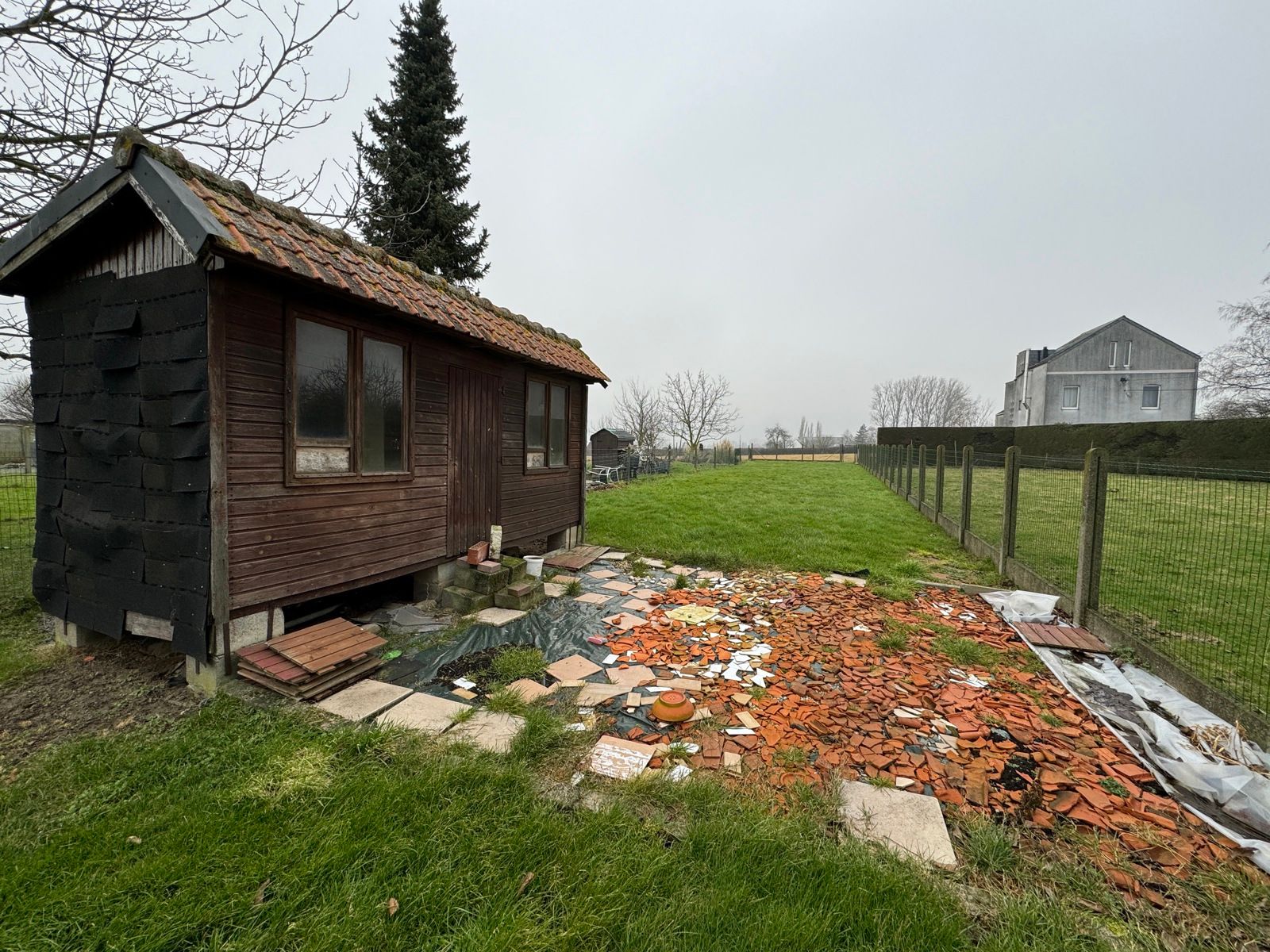 Te renoveren woning met 2 slaapkamers en grote tuin foto 4