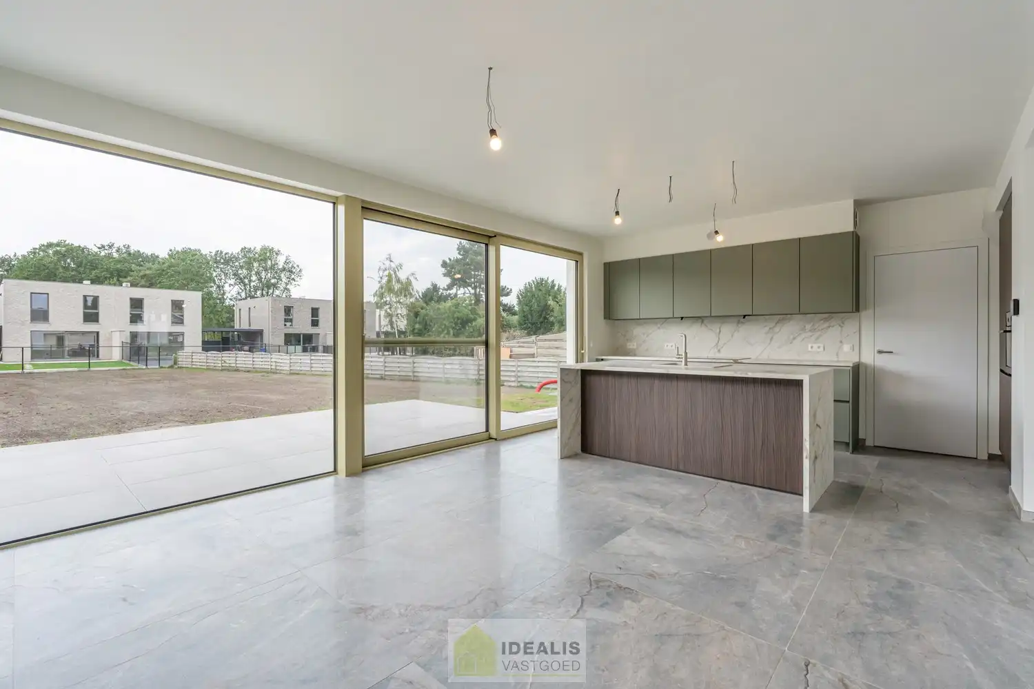 Schitterend volledig vernieuwde woning met 3 ruime slaapkamers foto 16