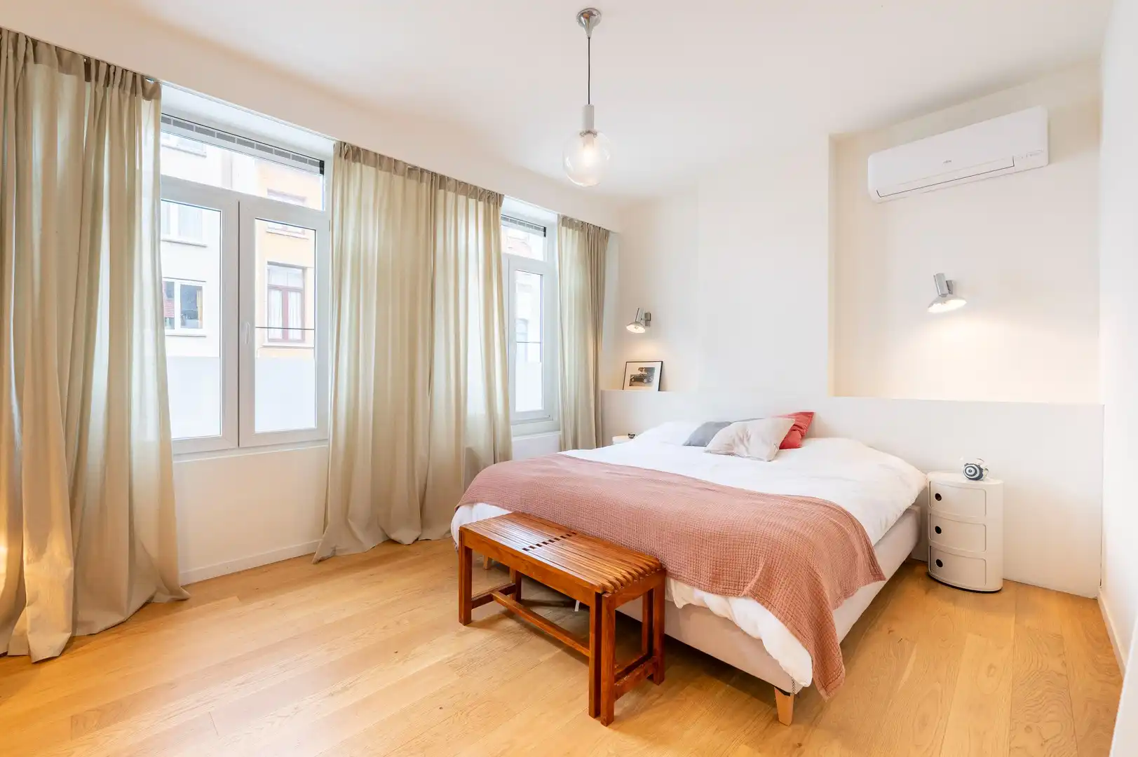 Gerenoveerde woning met 4 slpk en tuin foto 14