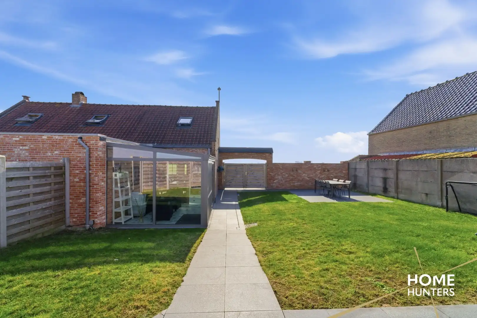 Instapklare hoekwoning in het rustige Leffinge! foto 16