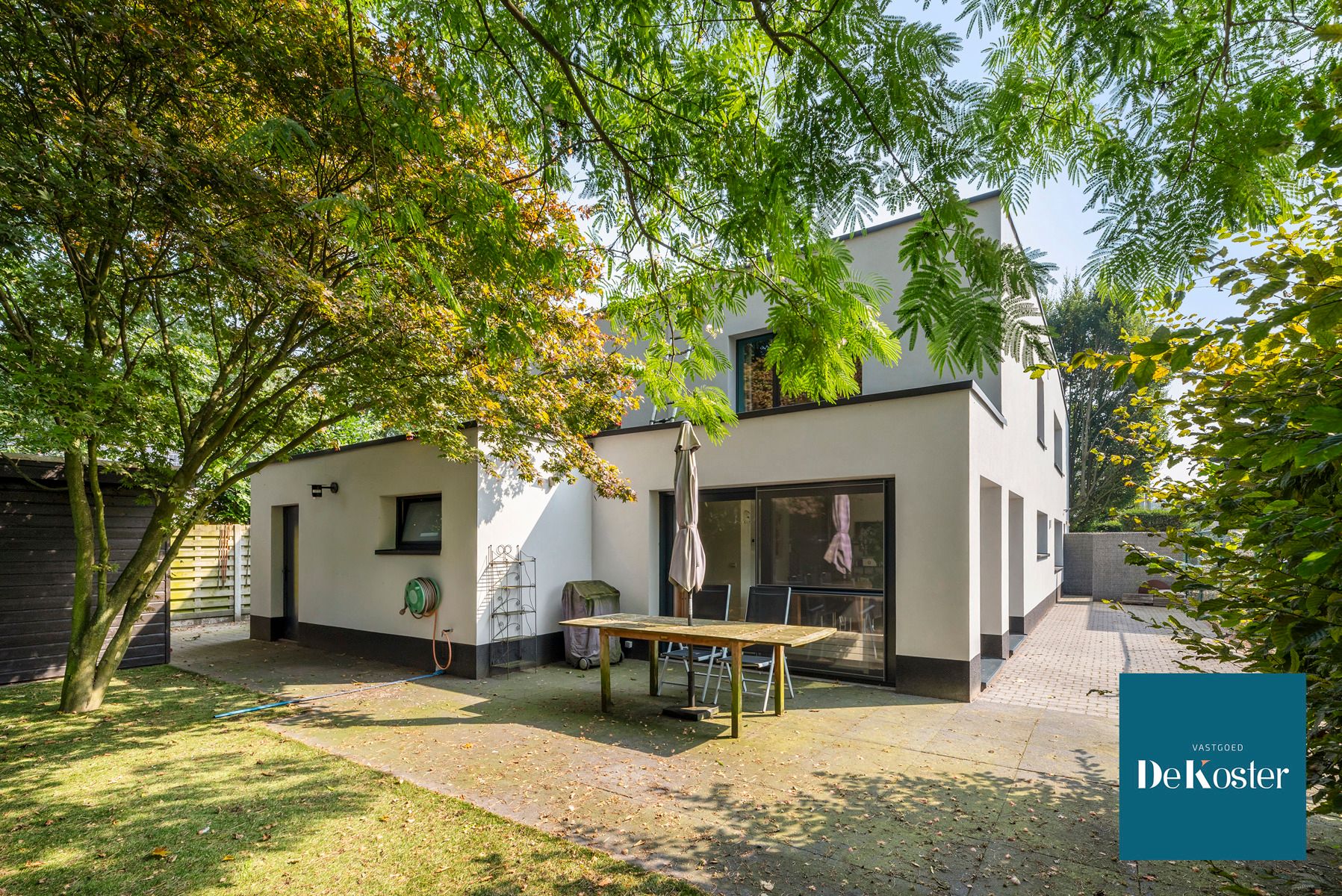 Gerenoveerde woning met aparte kantoorruimte foto 34