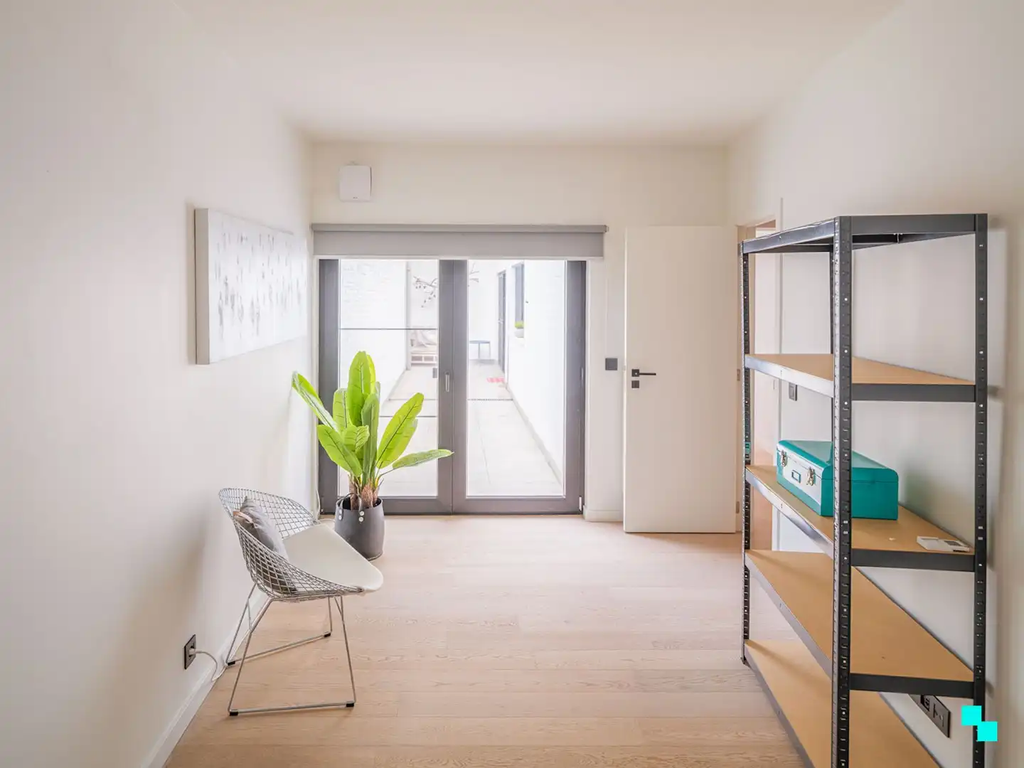 Gerenoveerd appartement met 2 slaapkamers en koer nabij Gent Dampoort foto 16