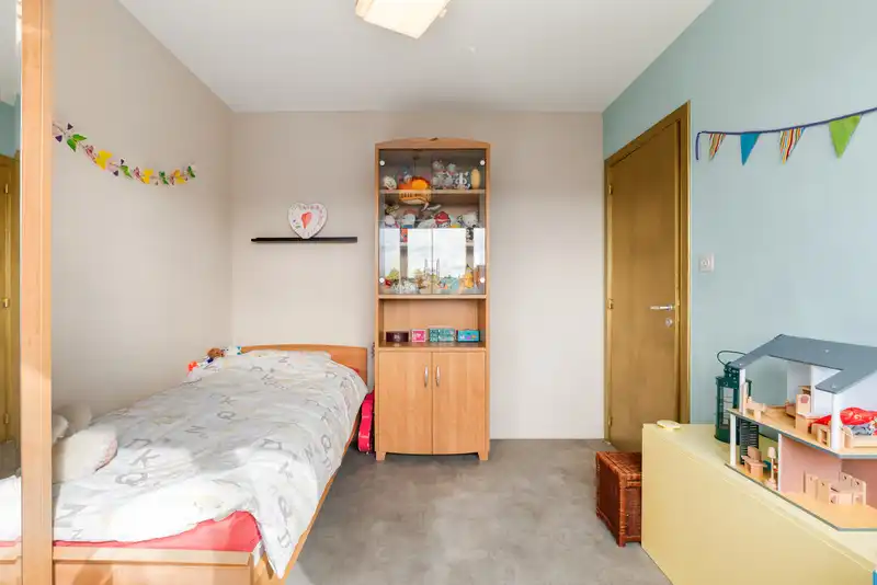 Roeselare, Robuuste hoekwoning is toffe wijk &nbsp;met 4 slpks, zonnige tuin en overdekt terras op 267 m² foto 12