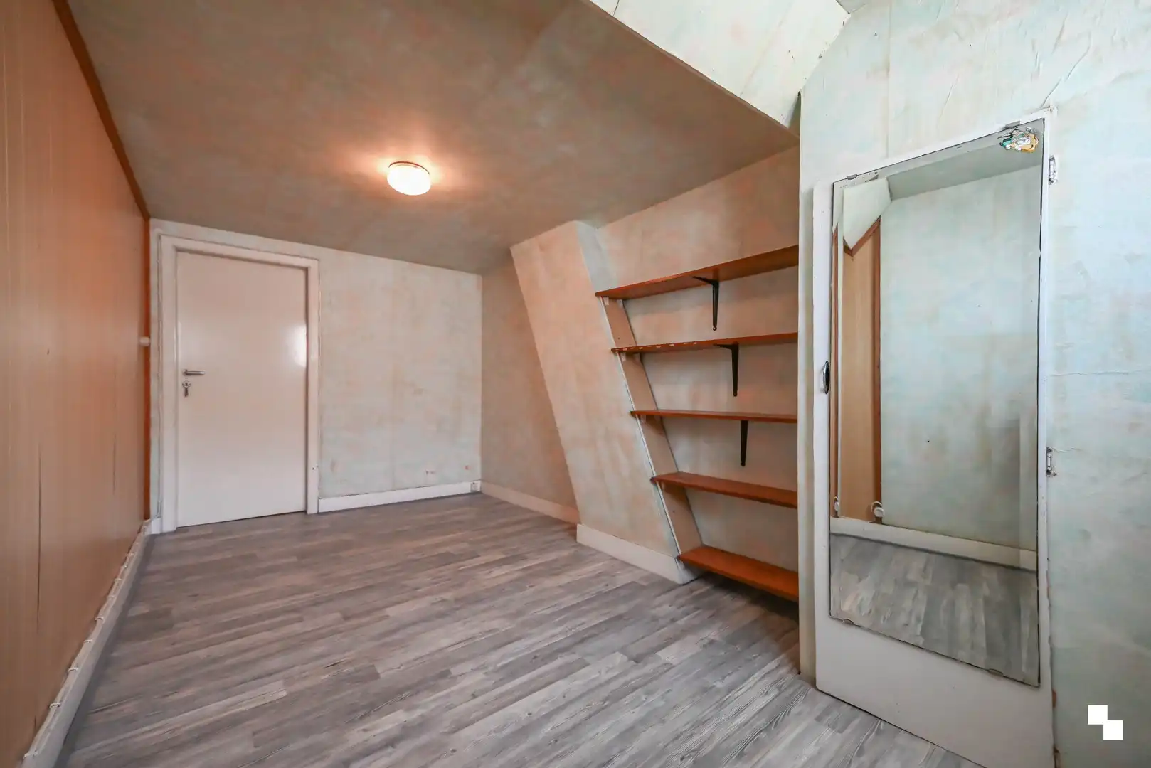 Centraal gelegen ééngezinswoning met vier slaapkamers te Izegem foto 23