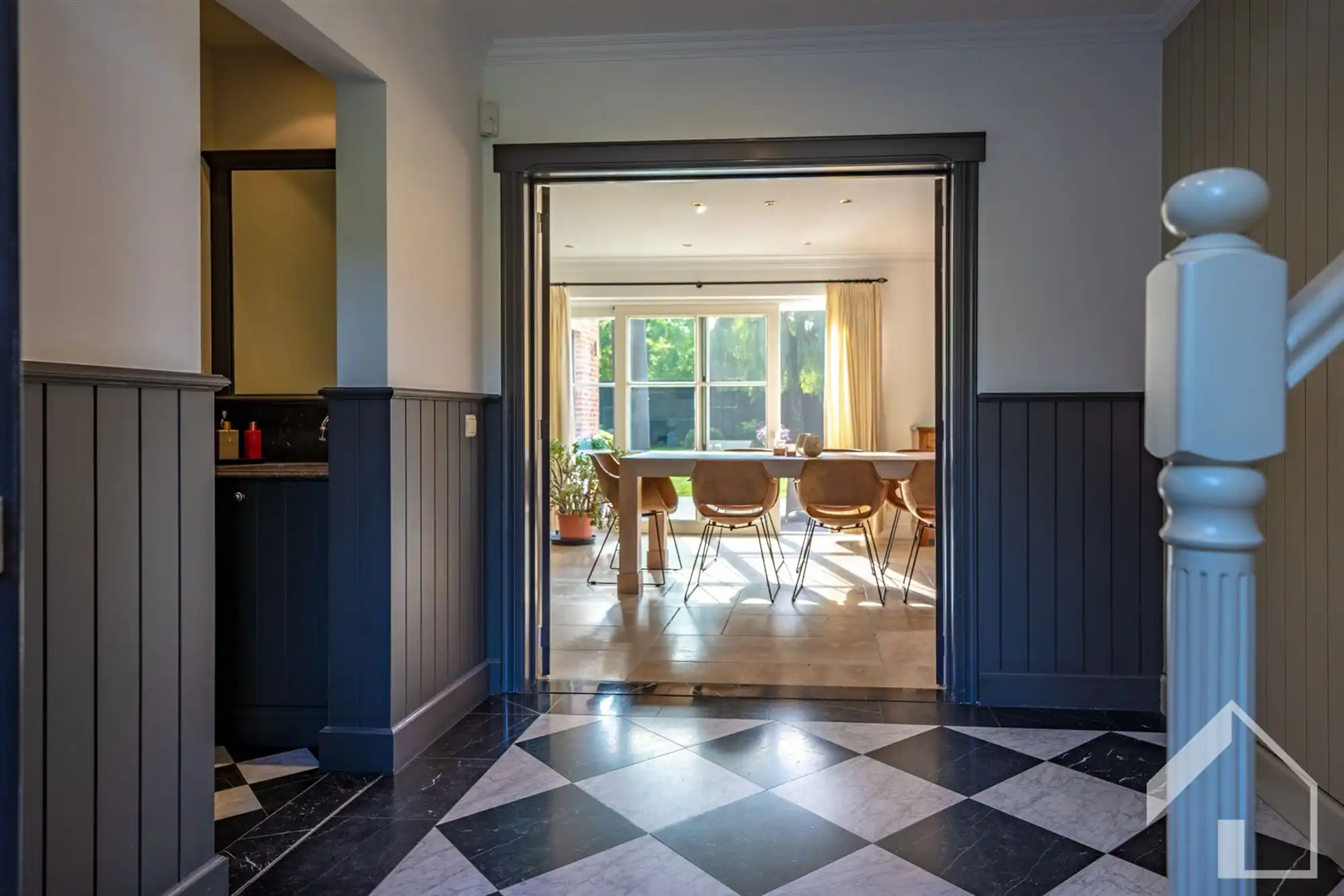 Exclusieve villa met loods, prachtige tuin en topafwerking op ruim 7.400 m²  foto 19