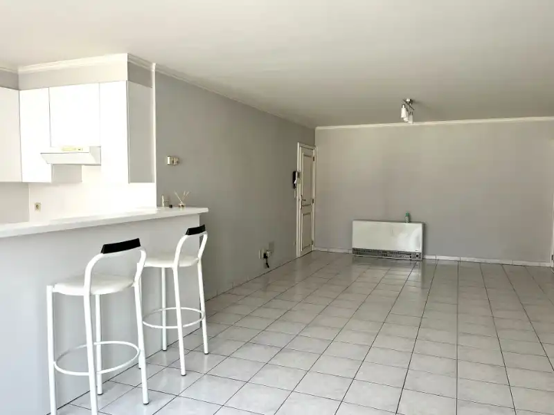 2 slaapkamer appartement met terras foto 5